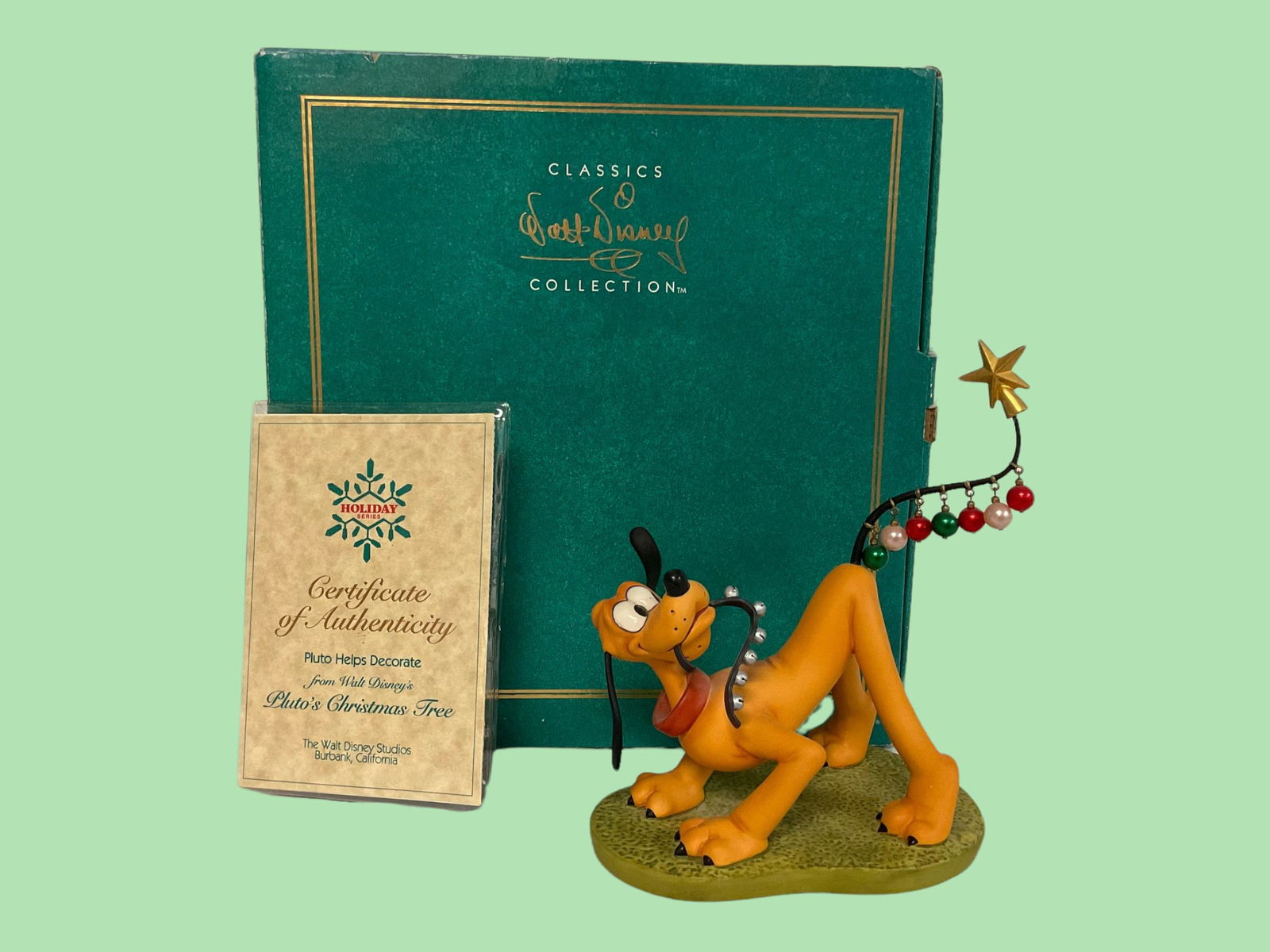 Walt Disney Classics Collection Pluto Helps Decorate 1996 with COA and Box (1 of 9)