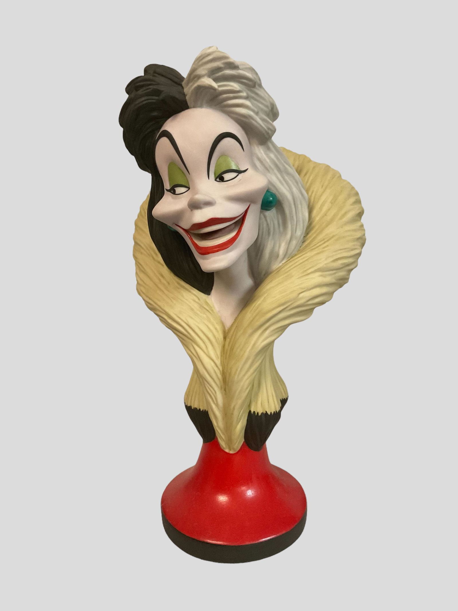 Disney Cruella de Vil Porcelain Bust (1 of 6)
