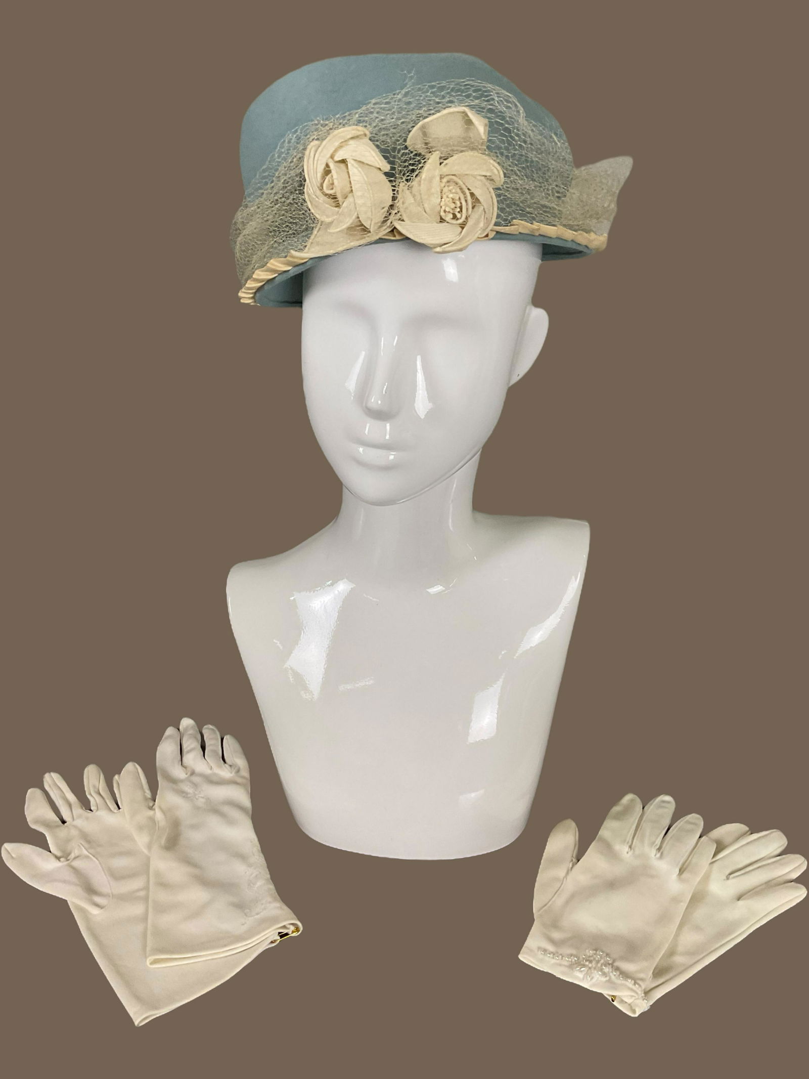 Blue Felt Hat from Weyman California Hats, with 2 Pairs of Gloves (1 of 8)