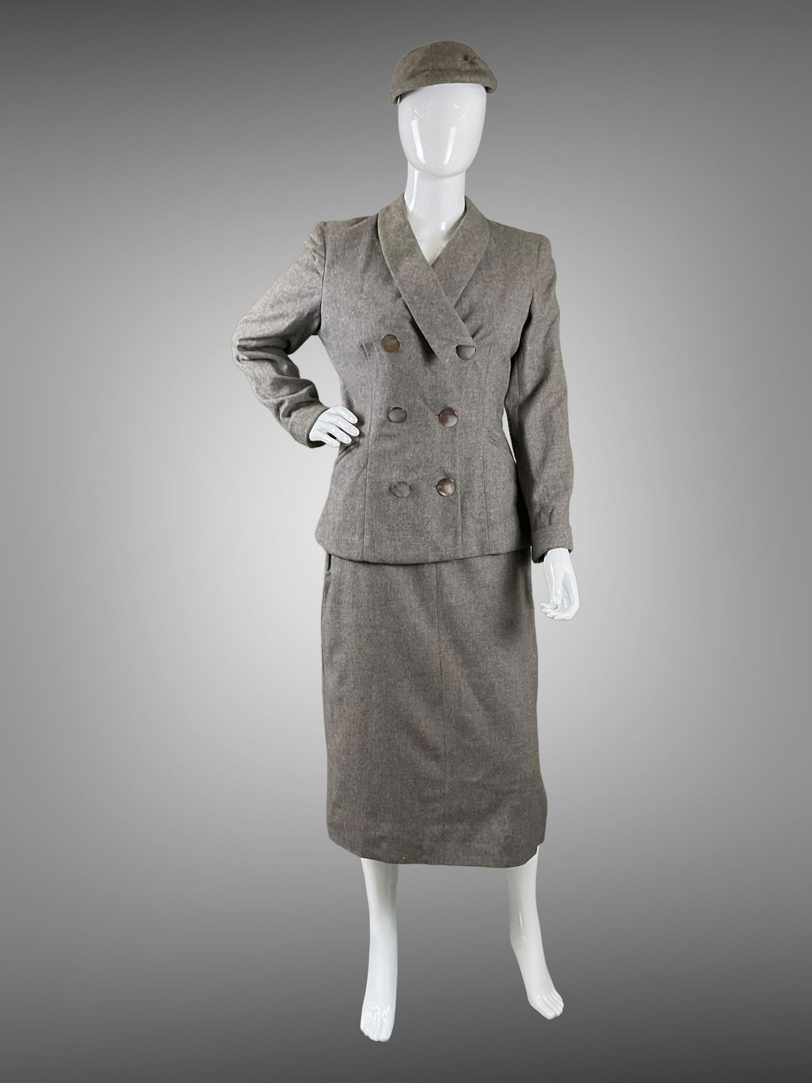 1940s Custom Made Ladies Grey Suit (1 of 7)