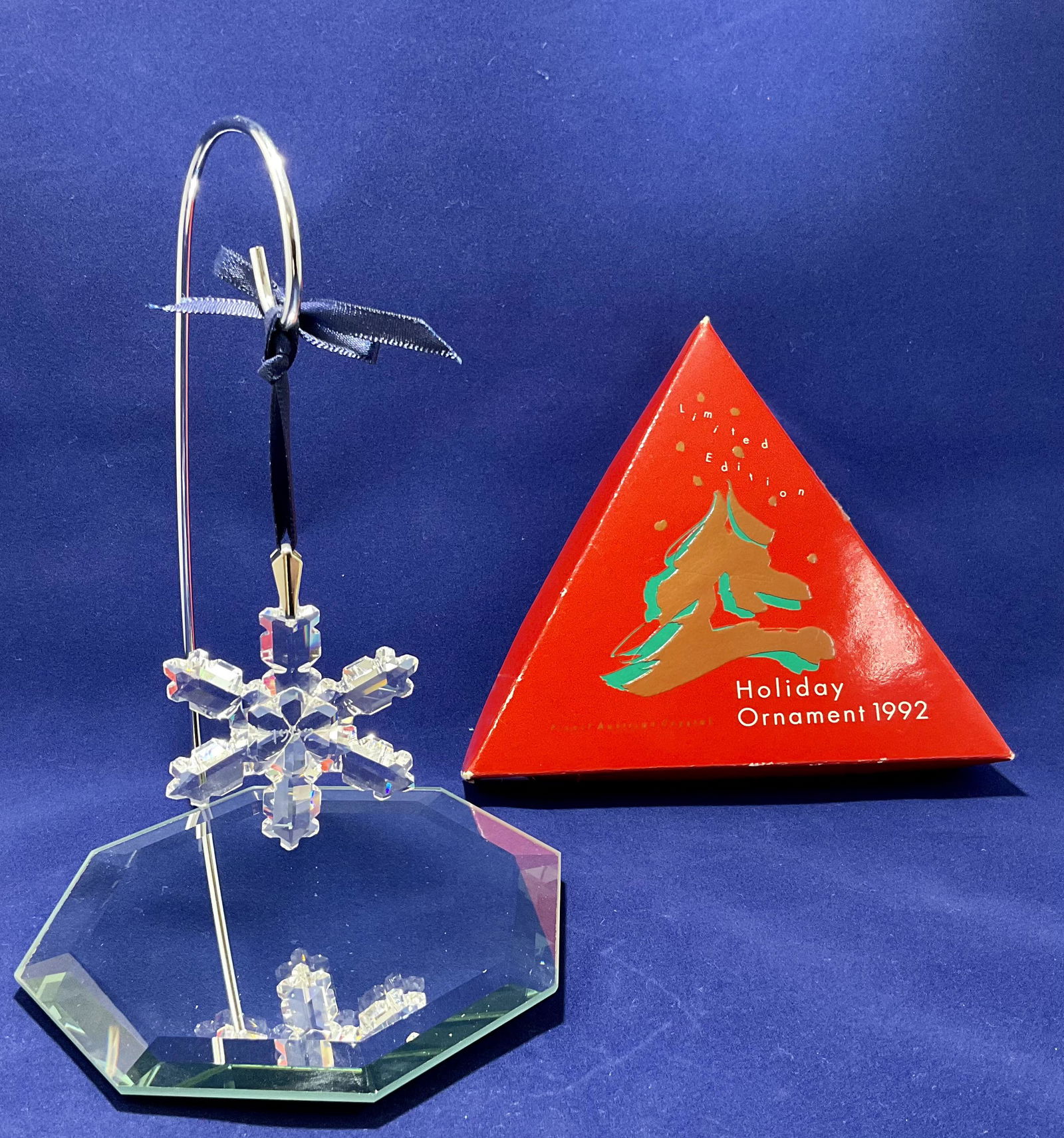 Swarovski Crystal Figurine 1992 Holiday Ornament Number SCC01992 (1 of 3)