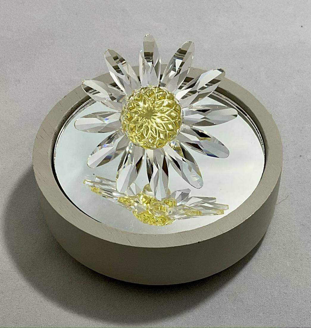 Swarovski Crystal Figurine Yellow Daisy (1 of 3)