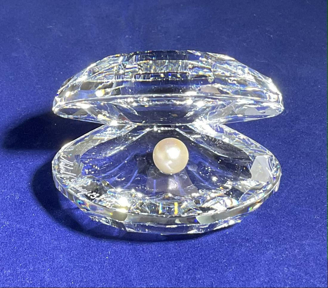 Swarovski Crystal Figurine Open Shell w/Pearl Number 7624NR055 (1 of 4)