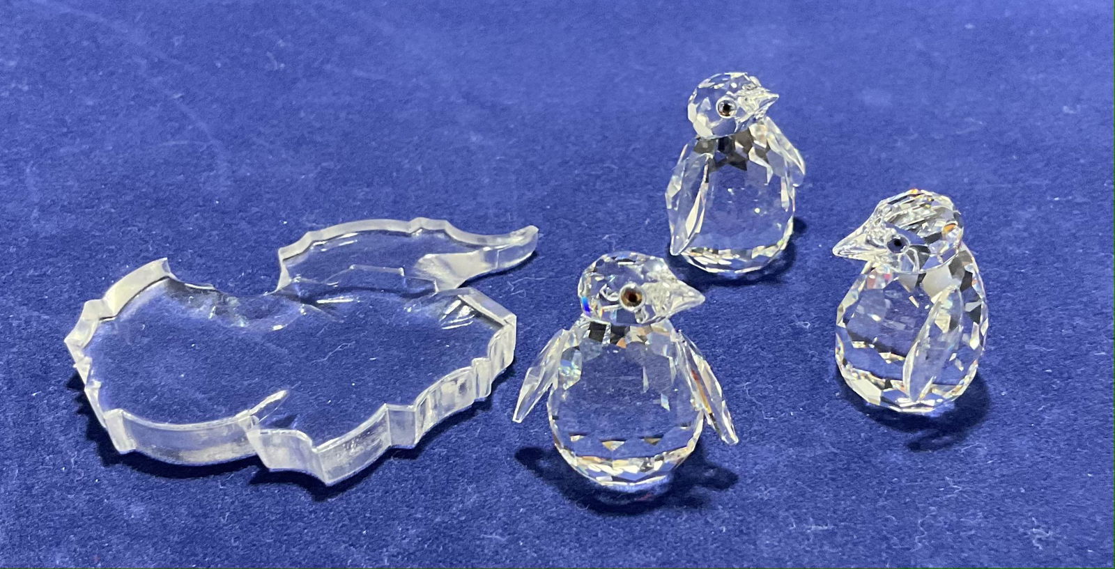 Swarovski Crystal Figurine 3 Baby Penguins Number 7661NR000003 (1 of 3)