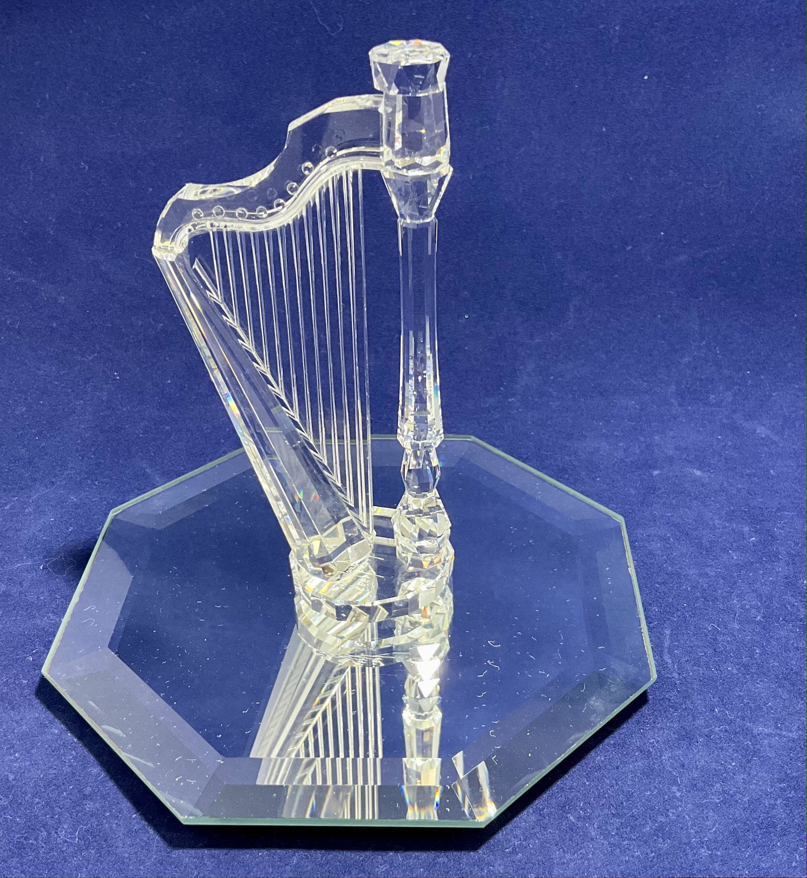 Swarovski Crystal Figurine Harp Number 7477NR000003: Swarovski Crystal Figurine, Harp, Number 7477NR000003, Signed, With Box, Condition very good, see photographs