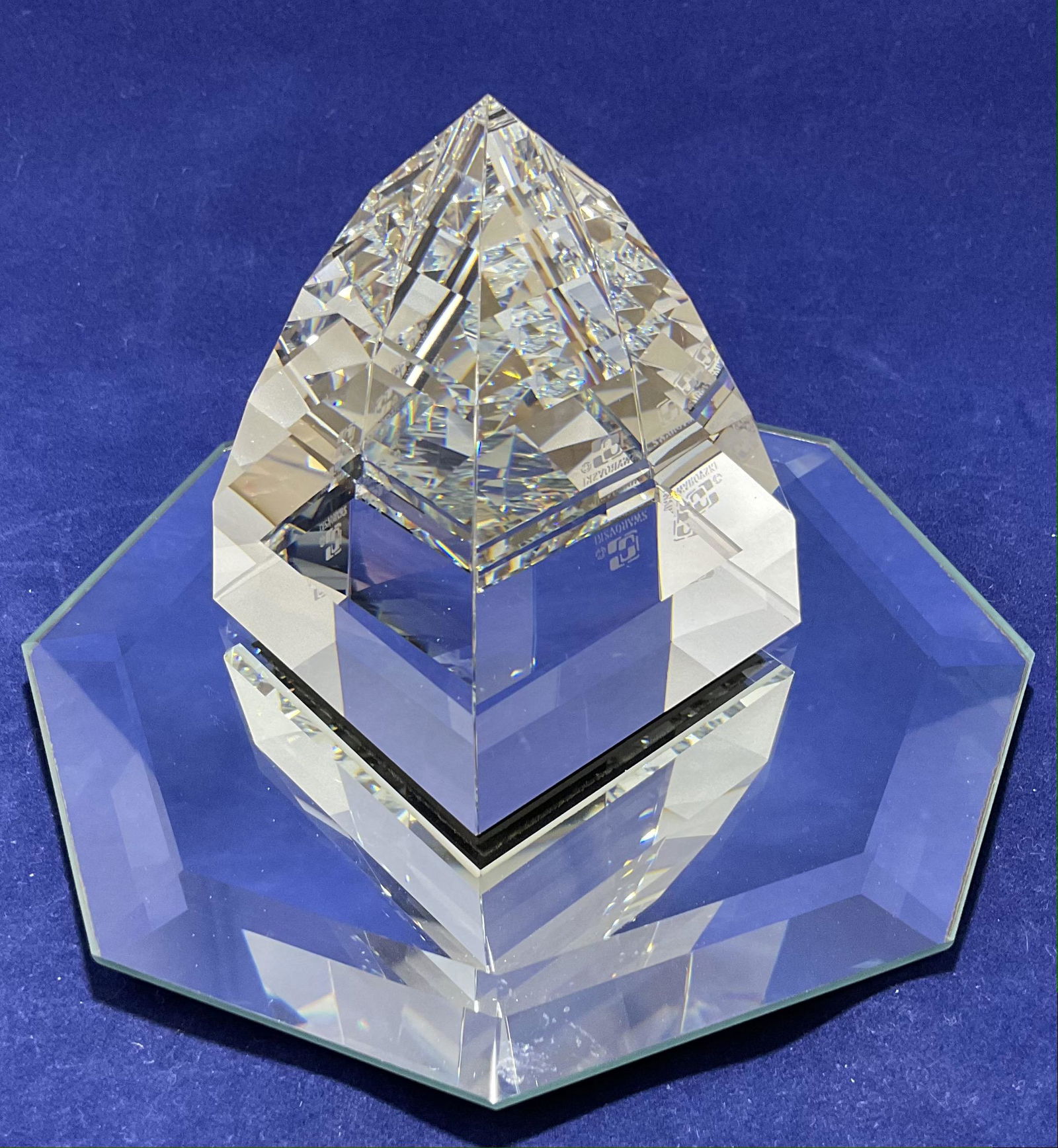Swarovski Crystal Figurine Large Pyramid Paperweight (1 of 3)