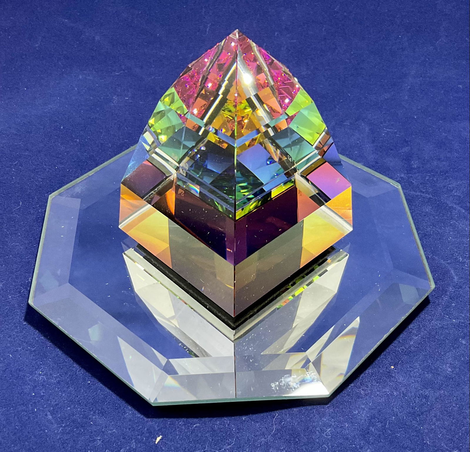 Swarovski Crystal Figurine Small Pyramid Paperweight (1 of 3)