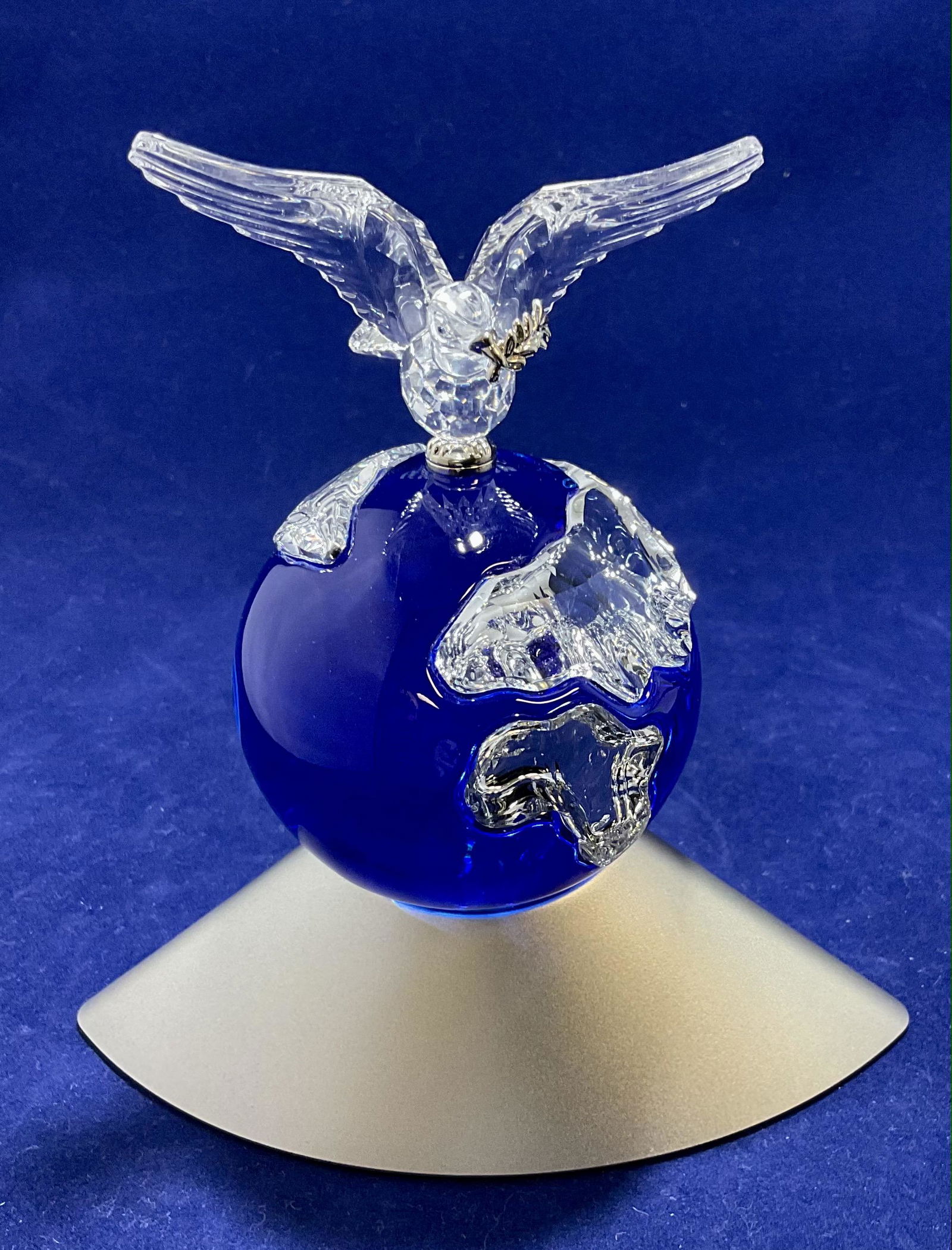 Swarovski Crystal Figurine 2000 Crystal Planet Number 7607NR000004 (1 of 6)