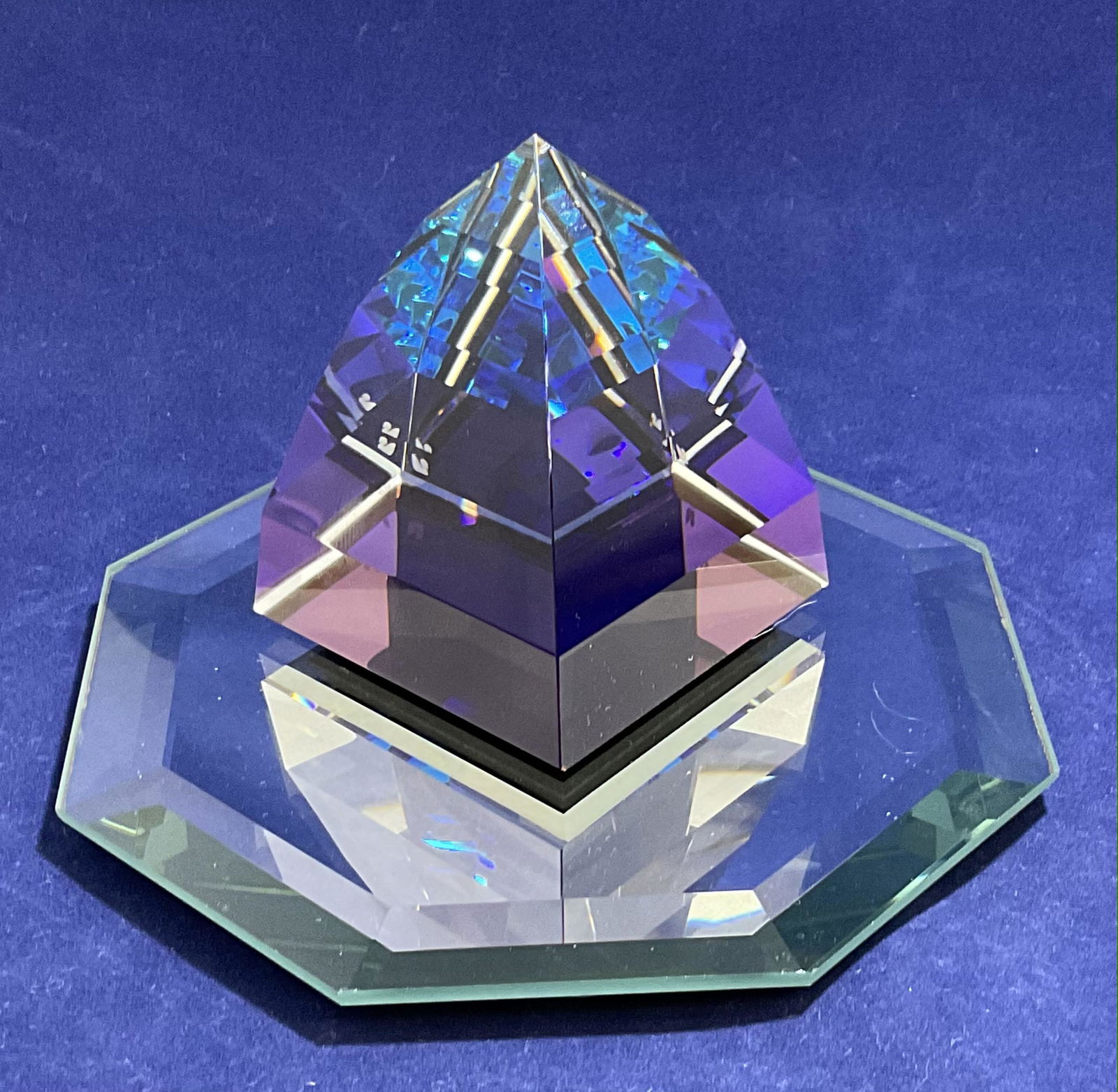 Swarovski Crystal Figurine Large Pyramid Paperweight (1 of 3)