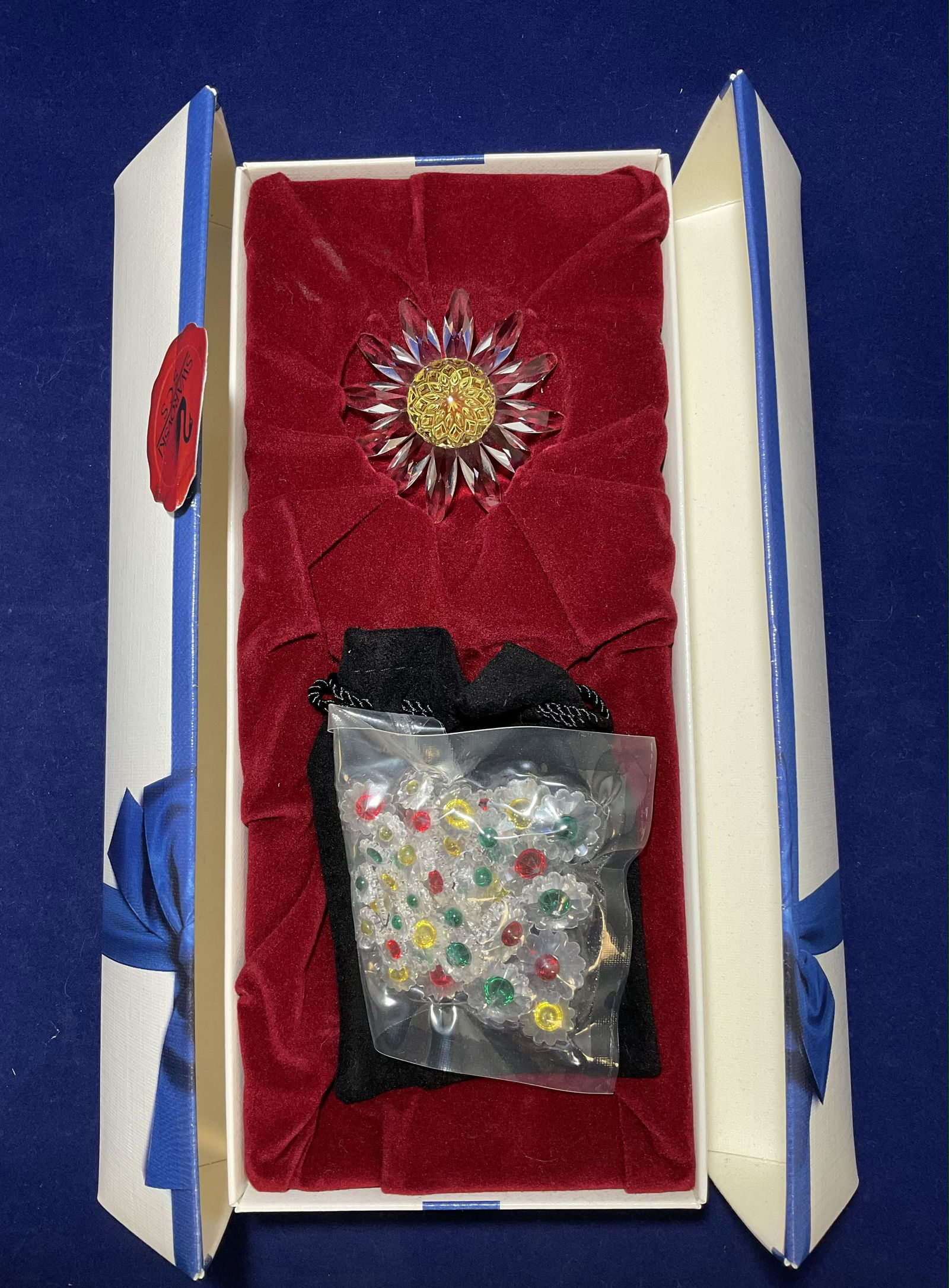 Swarovski Crystal Figurine SCS Yellow Daisy with Bag of Little Daisies (1 of 4)