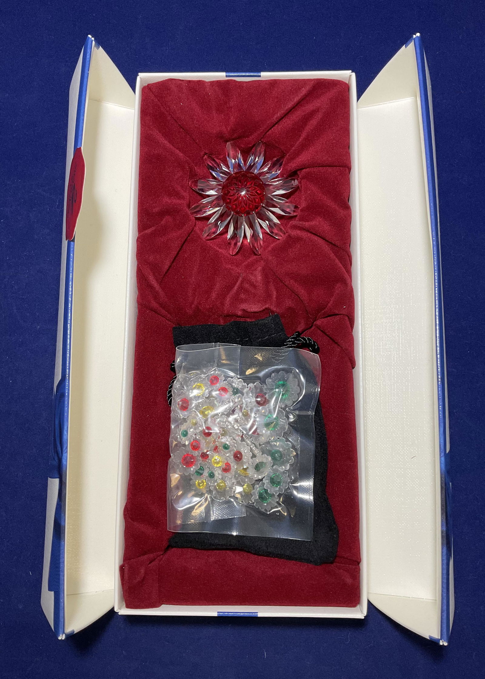 Swarovski Crystal Figurine SCS Yellow Daisy with Bag of Little Daisies (1 of 4)