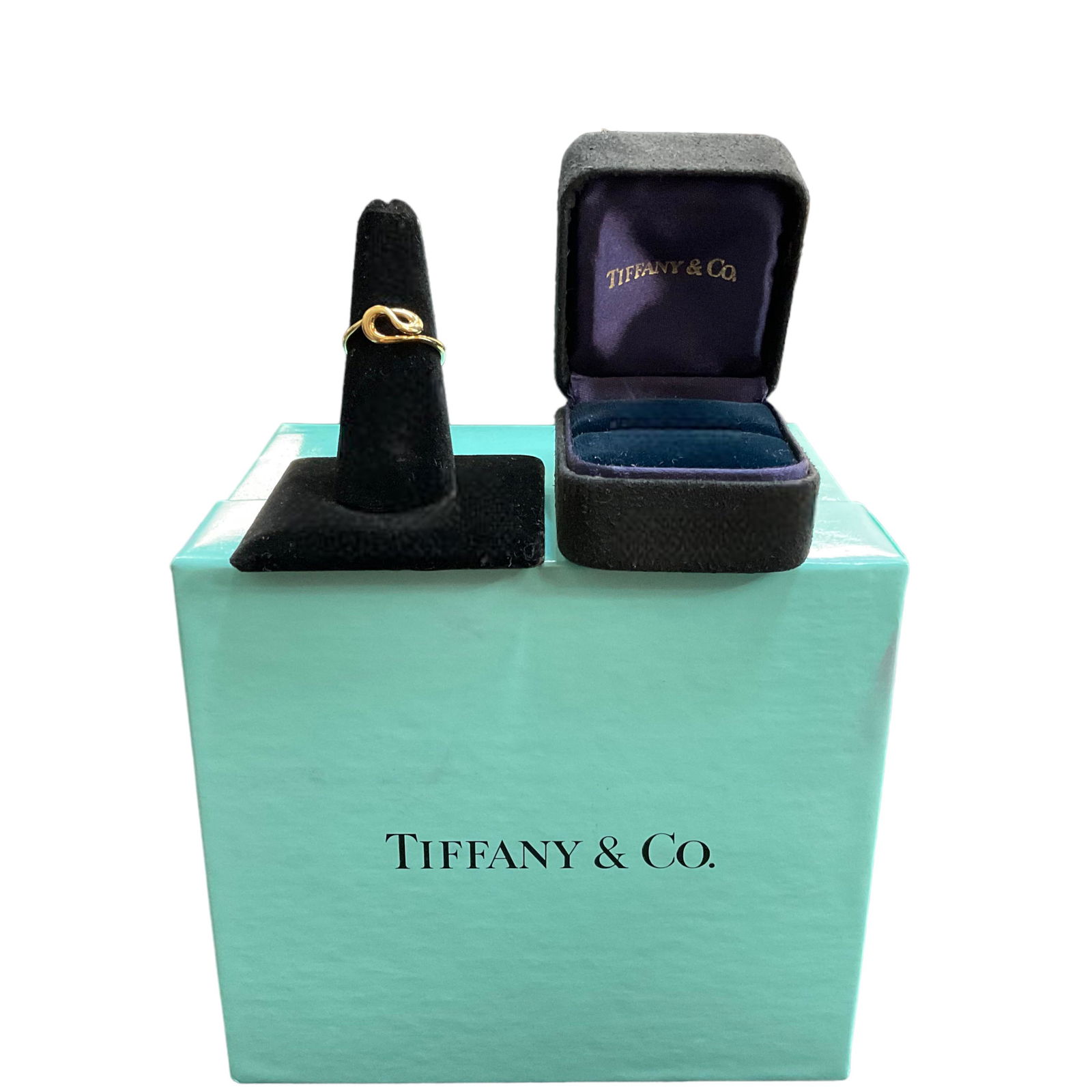 Tiffany & Co., Elsa Peretti Open Wave Ring in 18 kt Yellow Gold: Tiffany & Co., Elsa Peretti Open Wave Ring in 18 kt Yellow Gold, Weight 3.1g, Ring Size 6, Item comes with Tiffany & Co. Ring Box. Used, Good Condition, See Photographs.