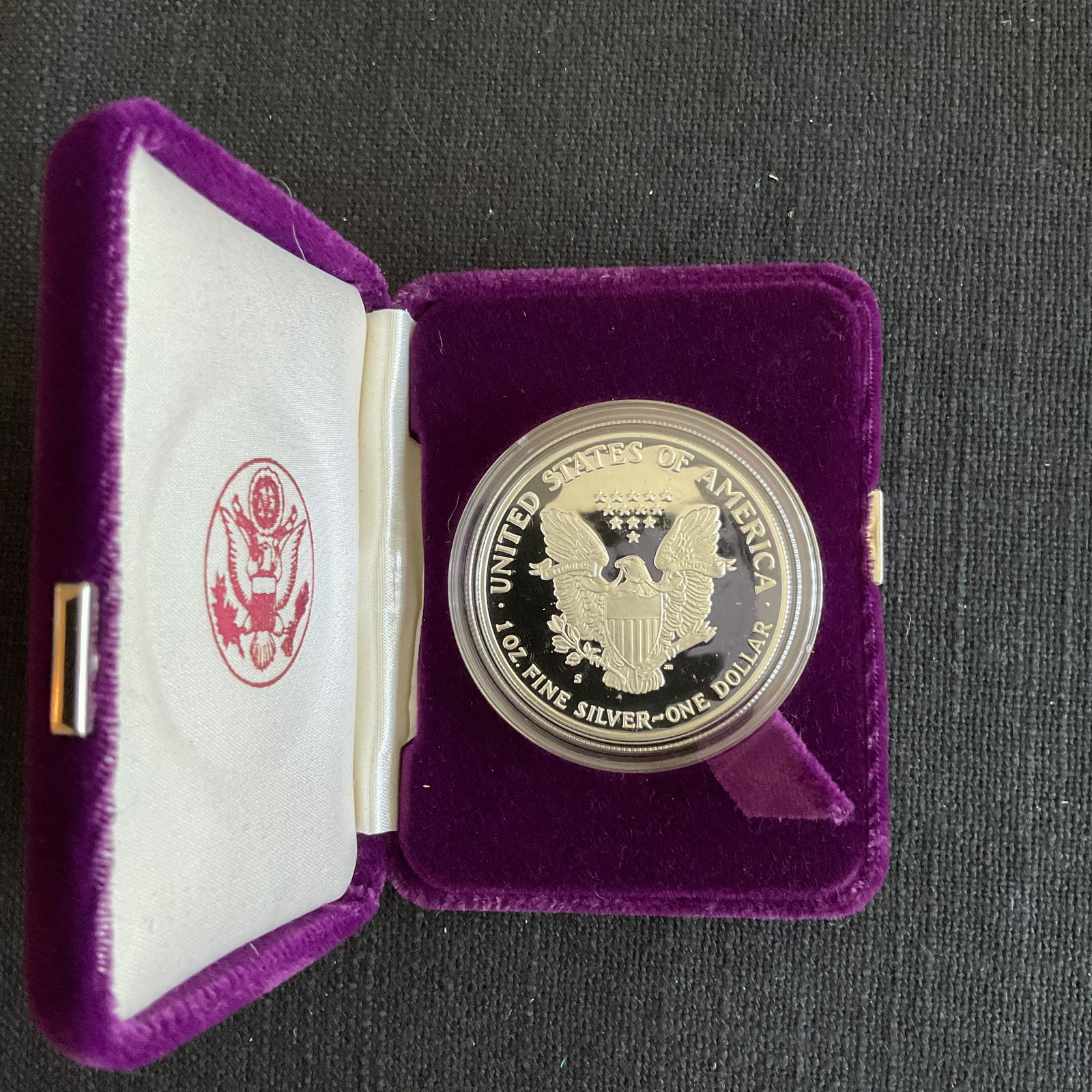 1988 S American Eagle One Troy Ounce Proof Silver Bullion Coin (1 of 3)