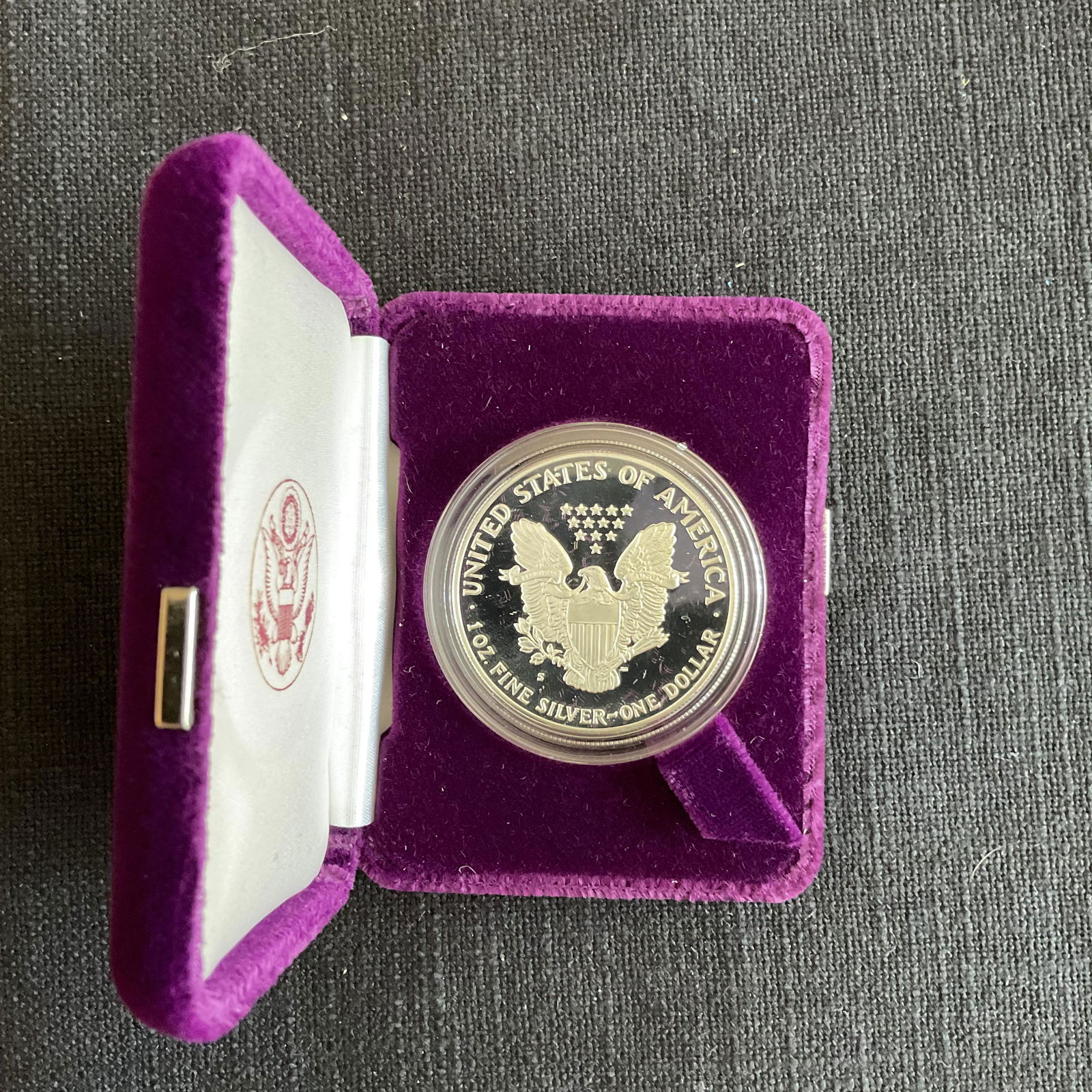 1986 S American Eagle One Troy Ounce Proof Silver Bullion Coin (1 of 4)