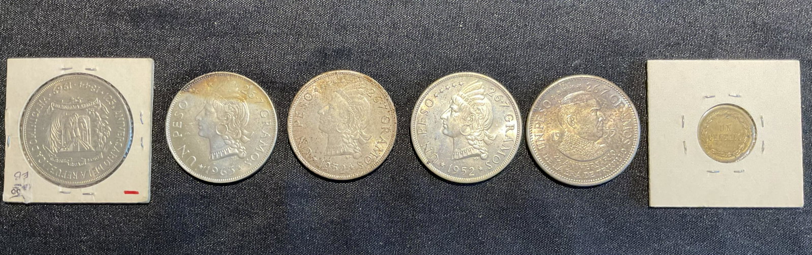 Group of 6 Dominican Republic Coins: Group of 6 Dominican Republic Coins , Condition, see photographs.