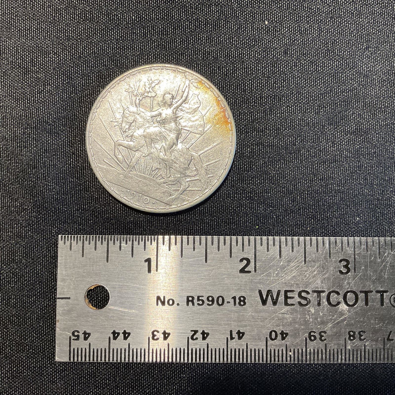 Mexico 1910 1 Peso Silver Coin Caballito: Mexico 1910 1 Peso Silver Coin Caballito, Composition 0.900 Silver, Weight 27.1 g, Edge Description INDEPENDENCIA Y LIBERTAD, Condition, see photographs.