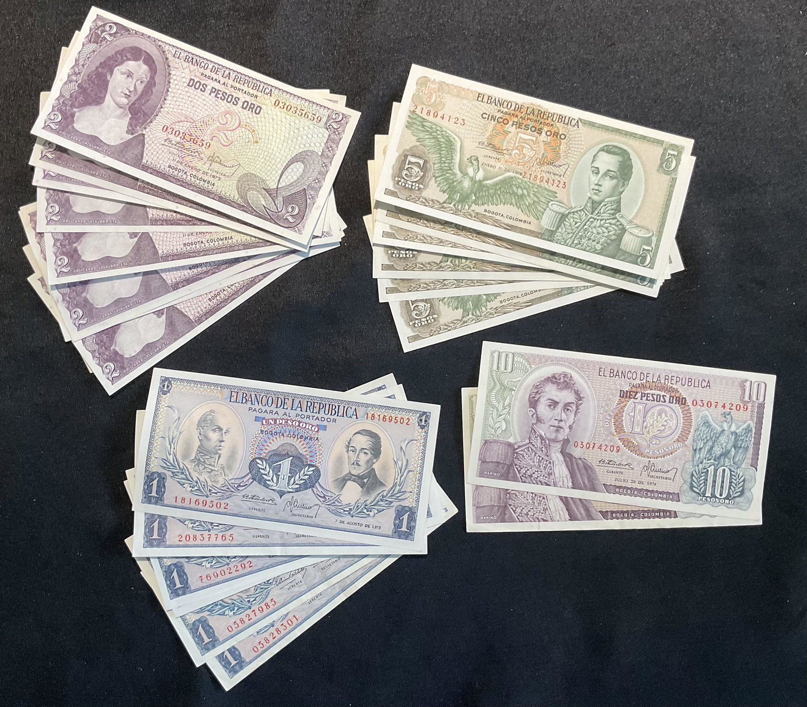 Group of 23 Colombia Bank Notes Mixed Dates and Denominations: Group of 23 Colombia Bank Notes Mixed Dates and Denominations, Condition, see photographs.