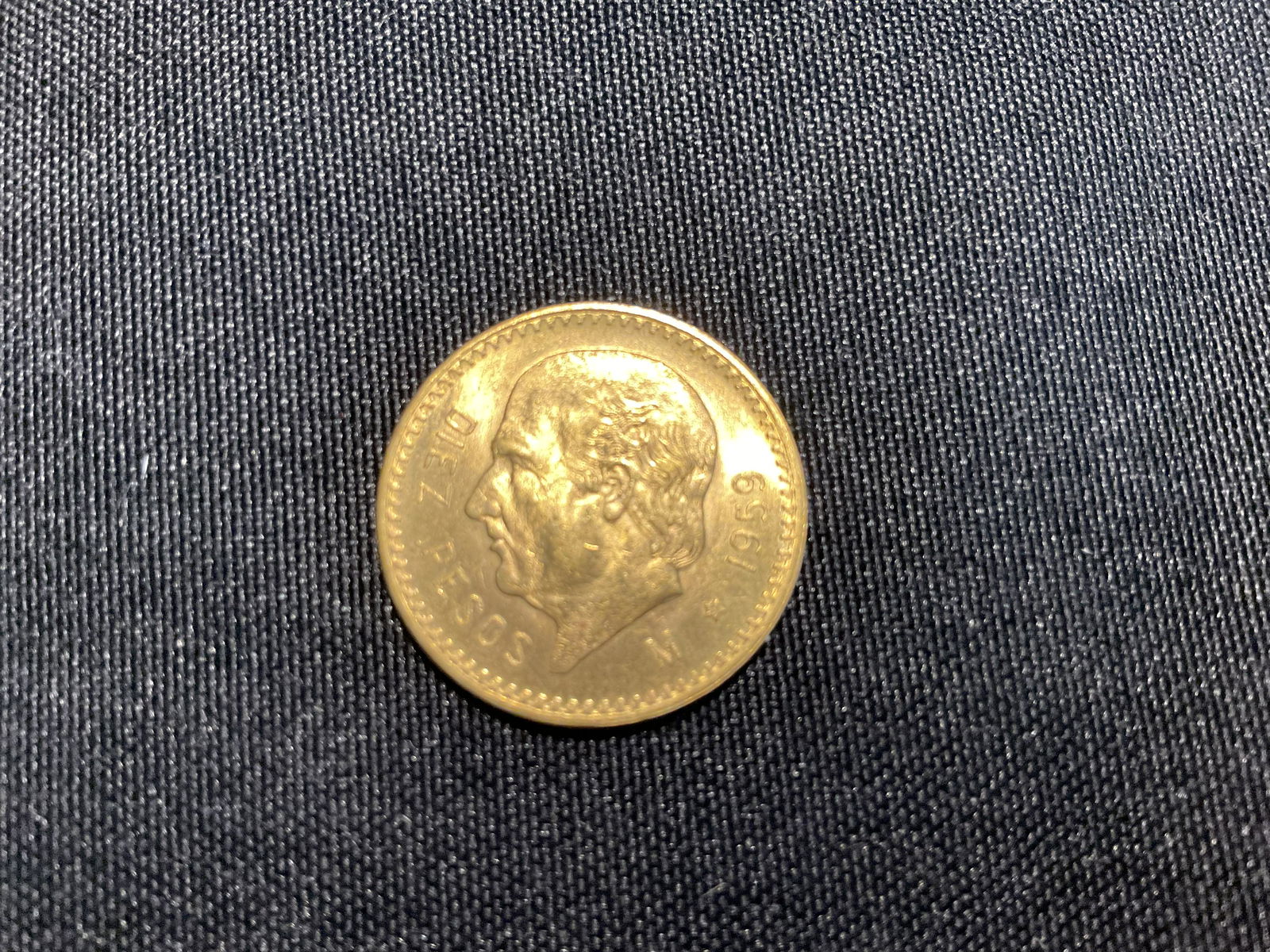 1959 Mexico 10 Peso Gold Coin Hidalgo (1 of 3)