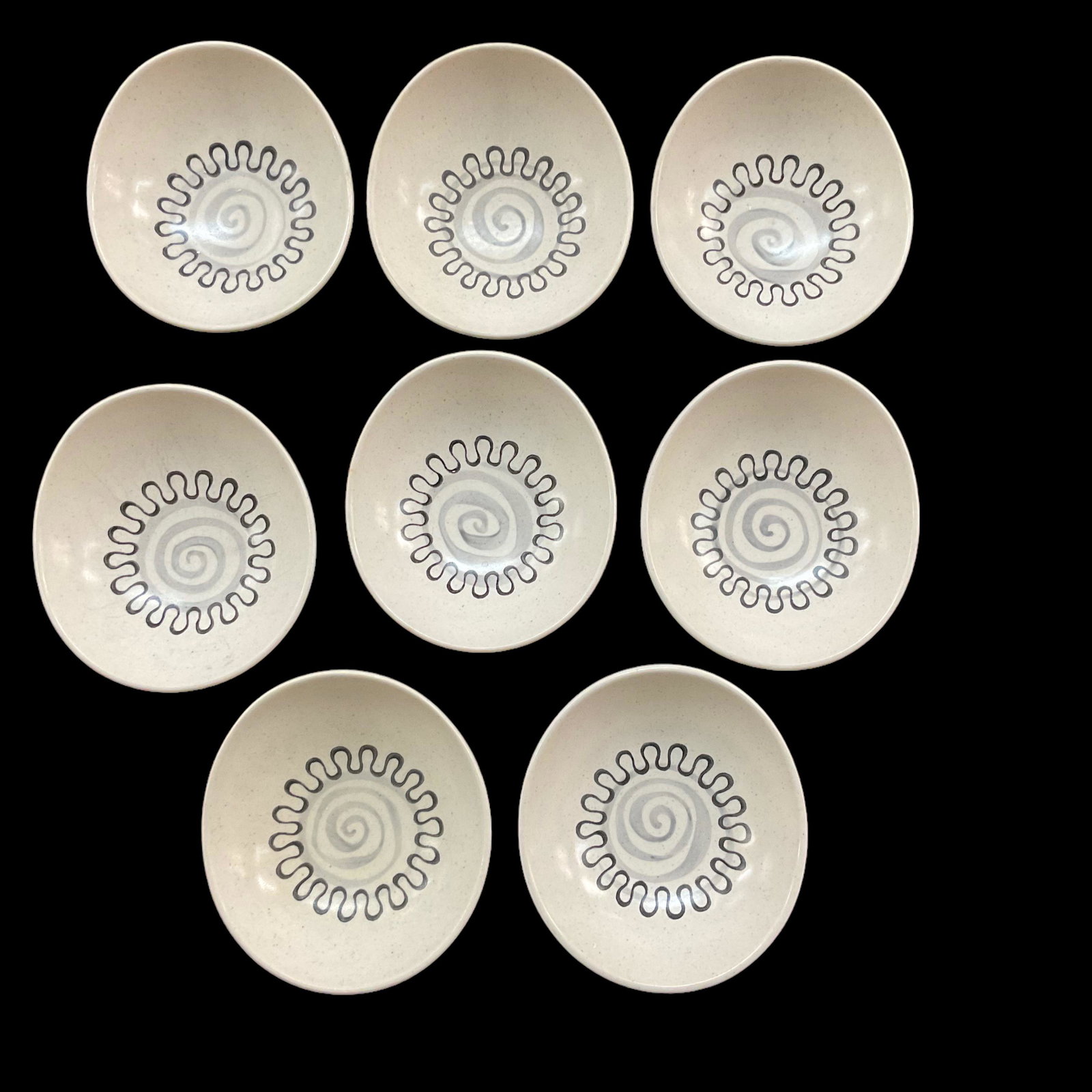 8 Metlox Poppytrail Aztec Fruit Dessert Bowls: 8 Metlox Poppytrail Aztec Fruit Dessert Bowls,Mid Century Modern,Measures 5 3/4" W, 2" H,Made in California,Condition very good, no chips or cracks, see photographs.