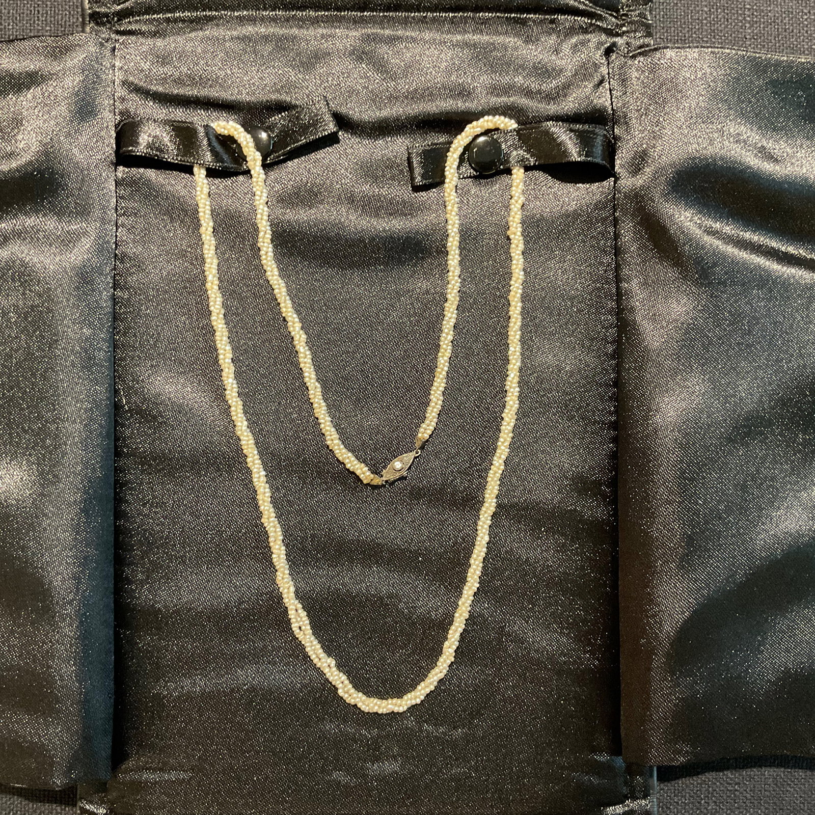 24" Seed Pearl Rope Necklace: 24” Seed Pearl Rope Necklace Weighs: 7.3 g Condition: Very Good, See Photographs
