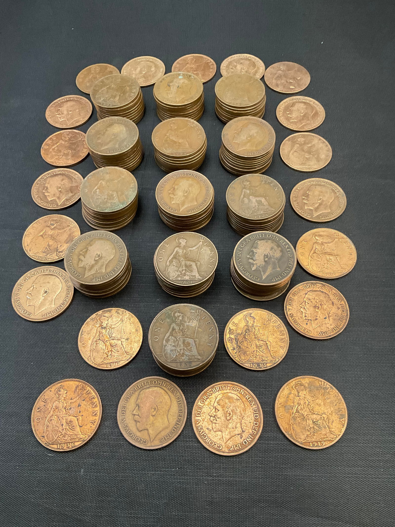 Group of 152 United Kingdom 1 Penny Coins George V (1 of 3)