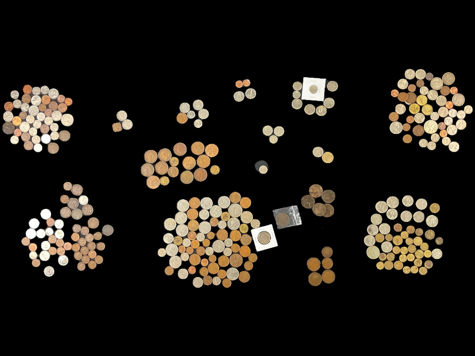 Large Group of Mixed Dates UK and Territories Coinage Australia New Zealand Hong Kong (1 of 19)