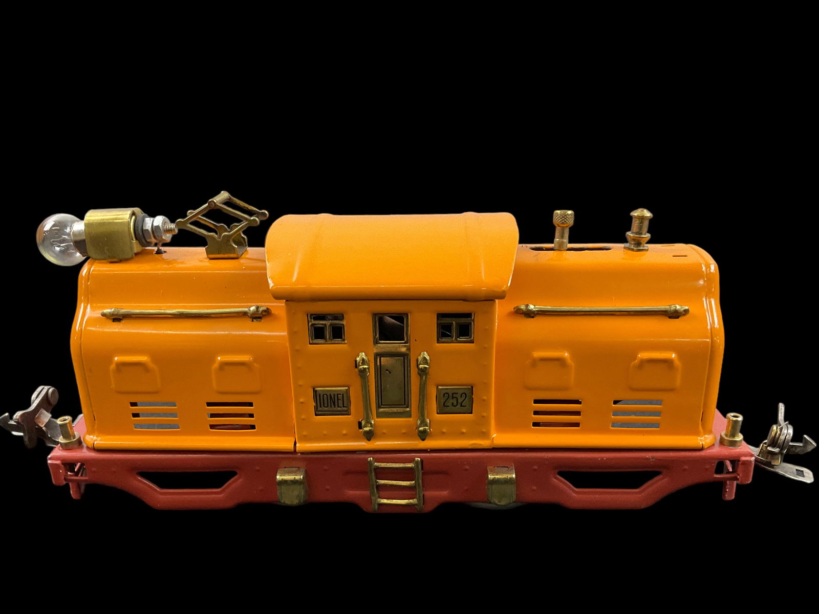 Lionel Prewar O Gauge 252 Electric Locomotive (1926-32) Orange (1 of 6)