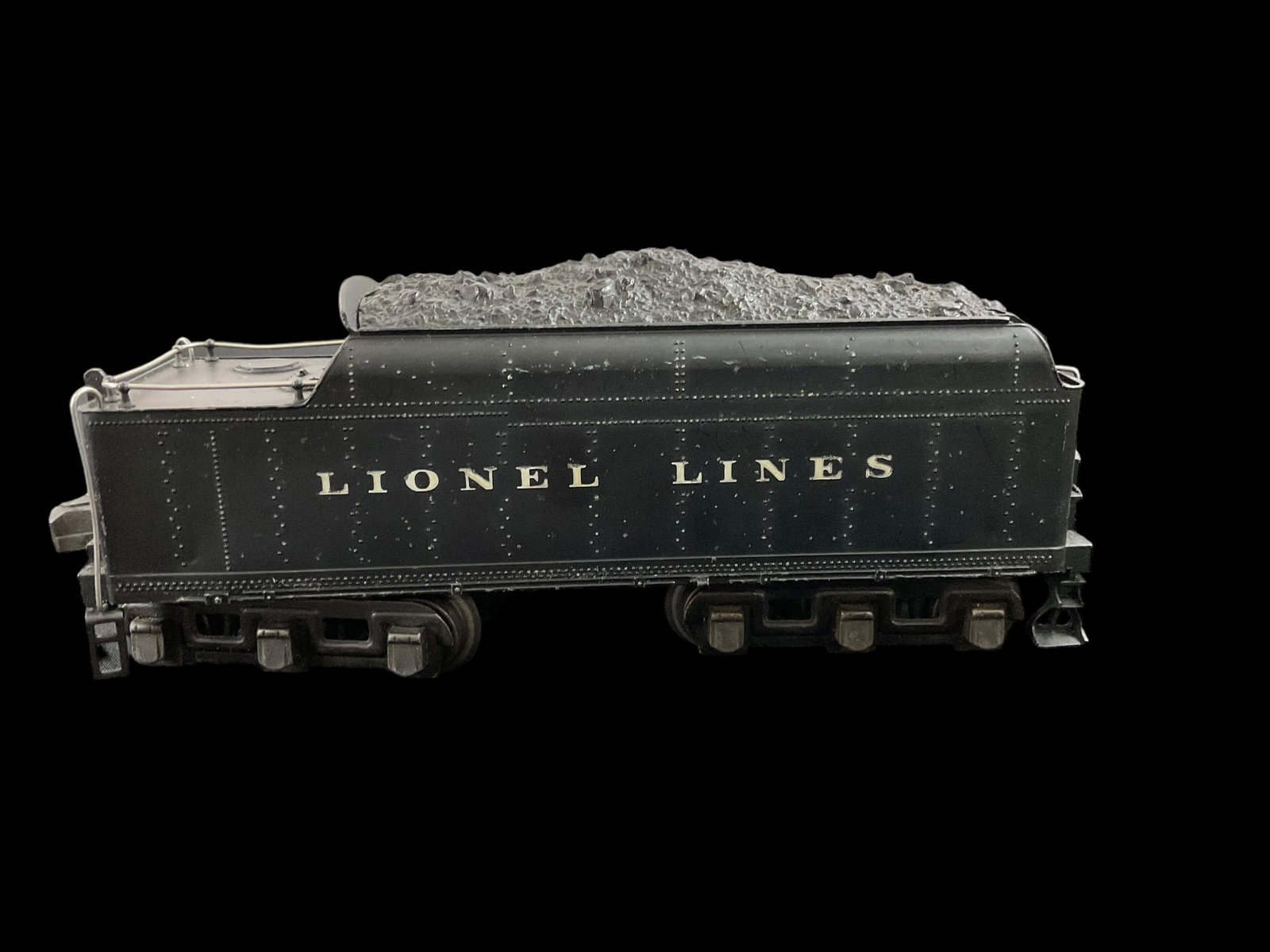 Lionel Prewar O Gauge 2226W 12-Wheel Tender: Lionel Prewar O Gauge 2226W 12-Wheel Tender, Condition, see photographs.