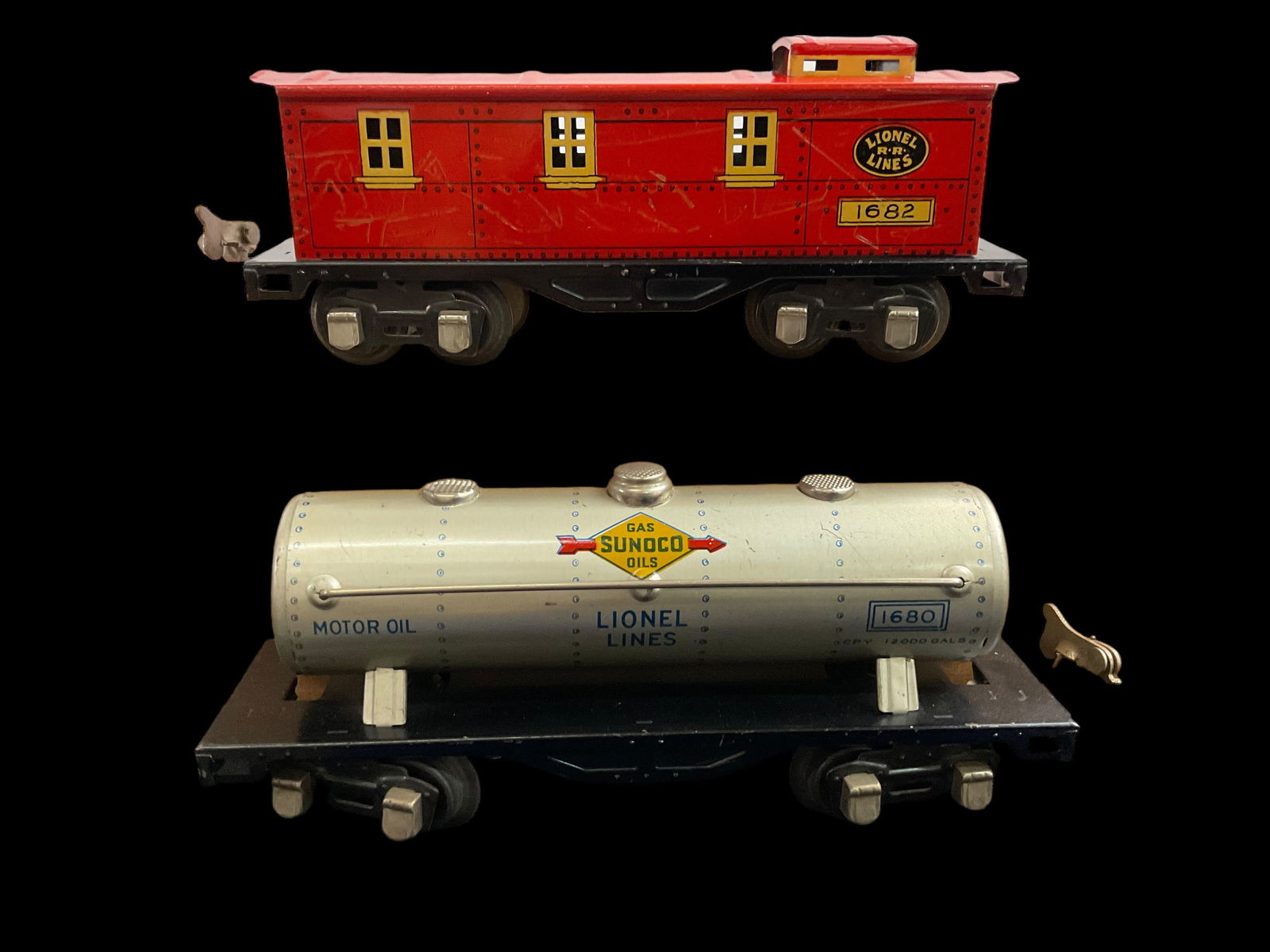 Group of 2 Lionel Prewar O Gauge 1680 Sunoco Tank Car 1682 Caboose (1 of 6)