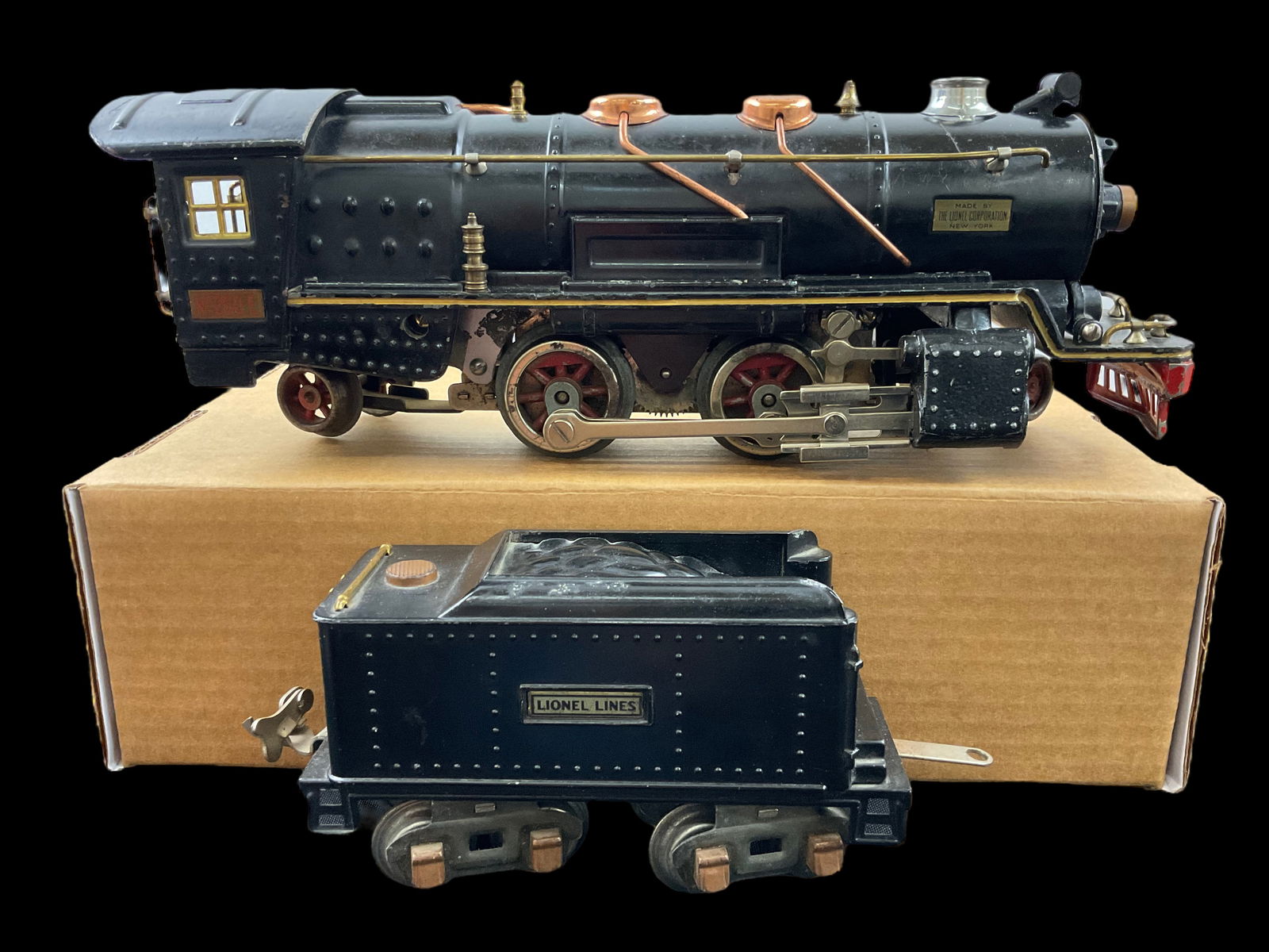 Lionel Prewar O Gauge 260E 2-4-2 Steam Engine (1930-35) and 262T Tender (1 of 14)
