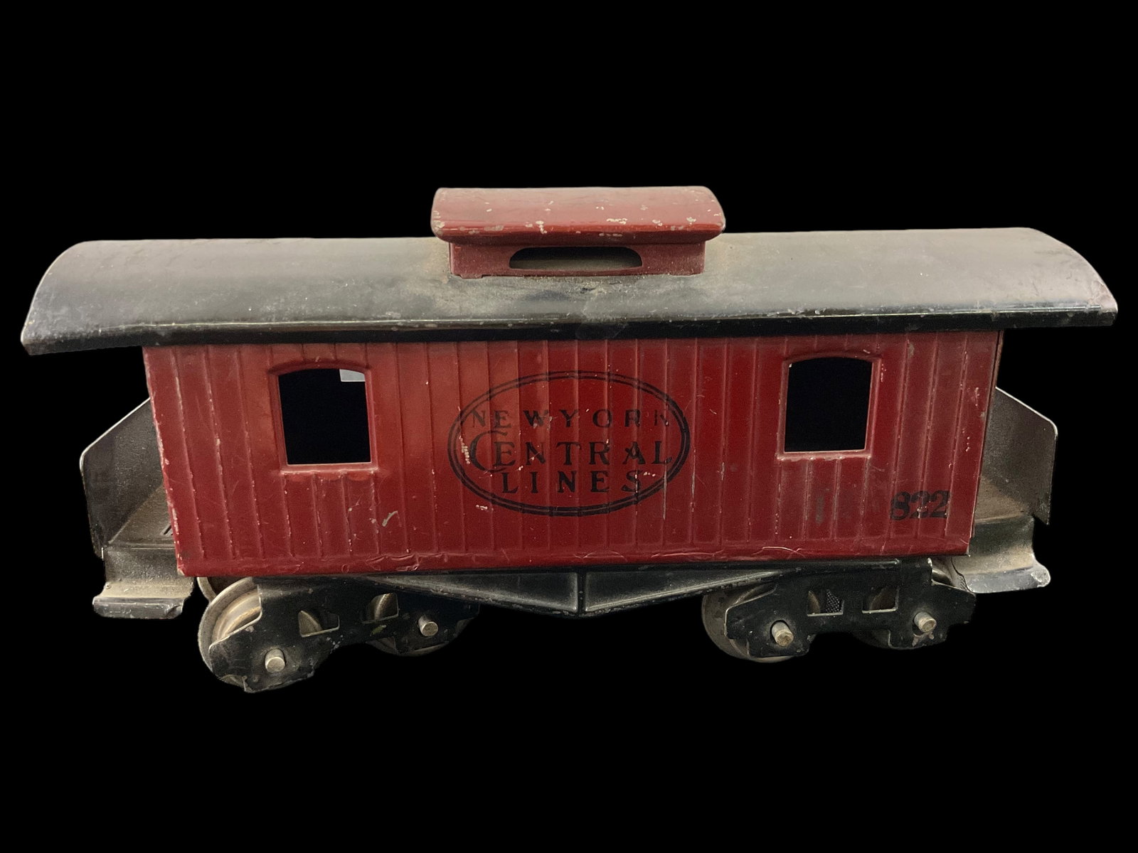 Lionel Prewar (1915-1926) 8-Wheel 822 NEW YORK CENTRAL LINES Caboose: Lionel Prewar (1915-1926) 8-Wheel 822 NEW YORK CENTRAL LINES Caboose, 7" frame length, Condition, see photographs.
