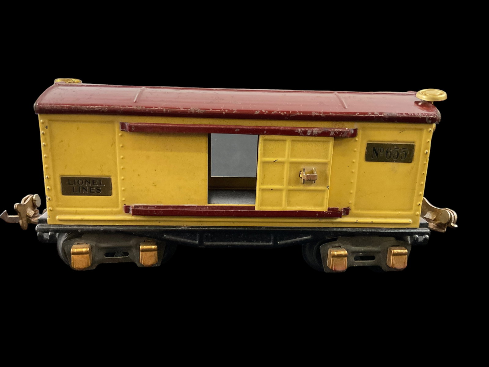 Lionel Prewar O Gauge 655 8-Wheel Boxcar: Lionel Prewar O Gauge 655 8-Wheel Boxcar, Frame measures 6 1/2" length, Condition, see photographs. 