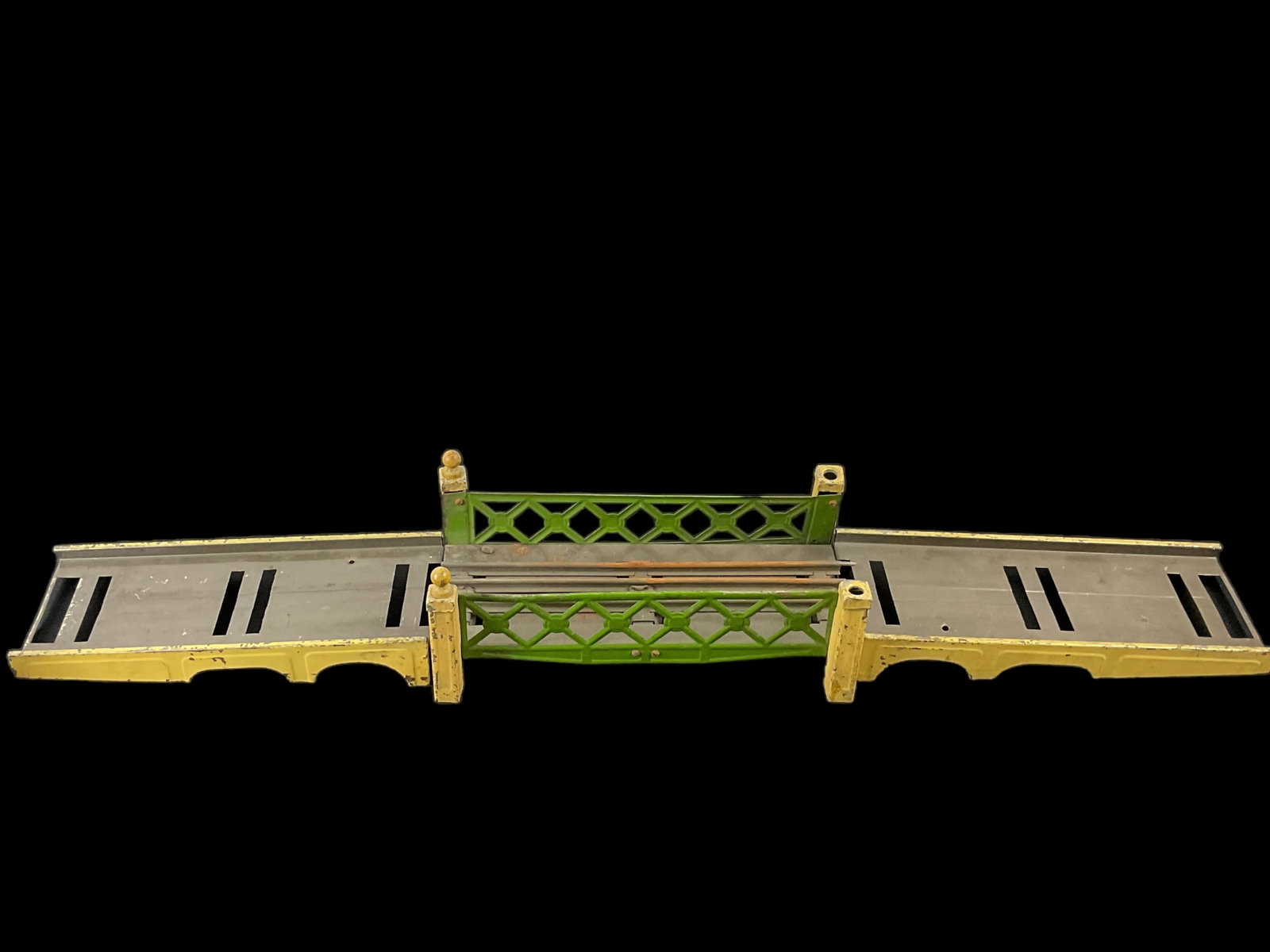 Lionel Prewar O Gauge 106 Bridge with 110 Center Span and 2 Approaches: Lionel Prewar O Gauge 106 Bridge with 110 Center Span and 2 Approaches, includes 4 extra stanchions, 32" combined length, Condition, corrosion, paint chips, missing screw on one stanchion, see ph