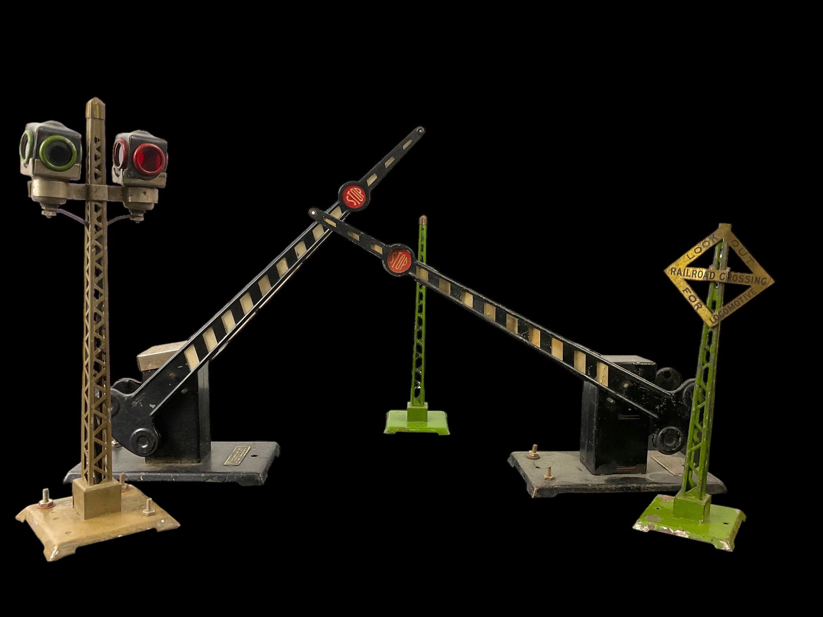 Lionel Prewar Crossing Gates Signs and Lights (1 of 6)
