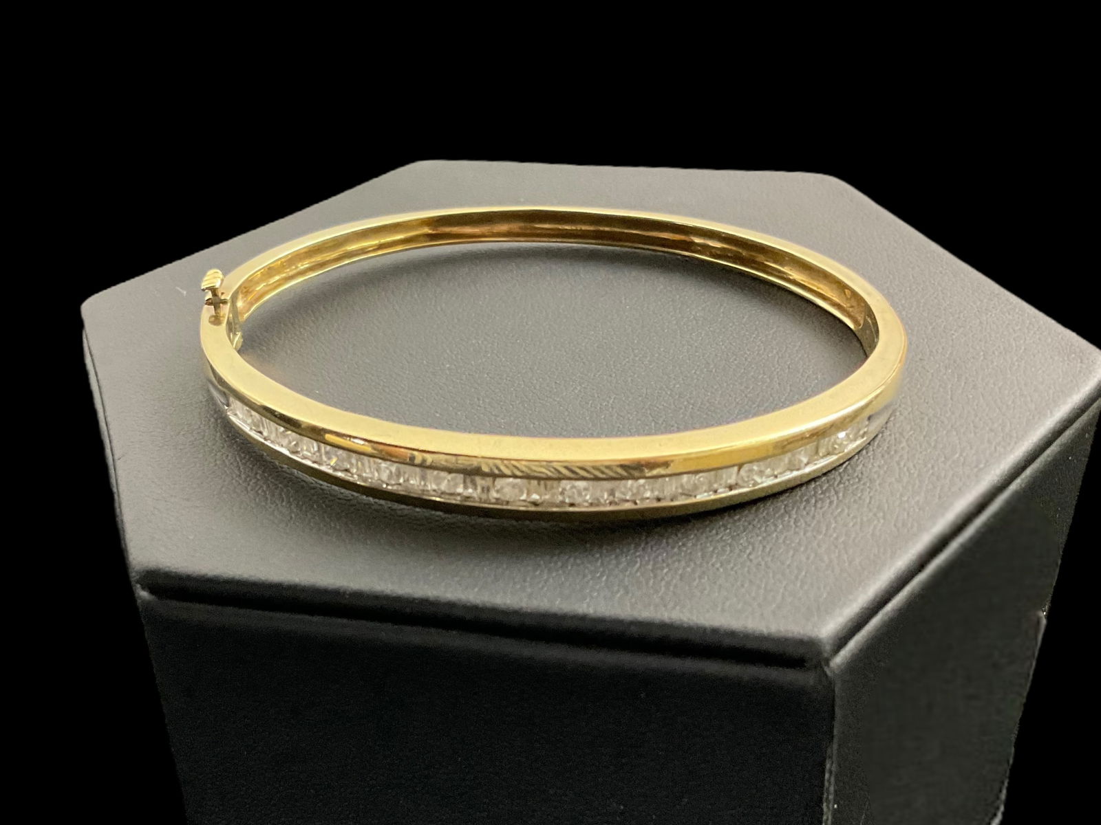 10 kt Yellow Gold and Diamond Bracelet (1 of 7)