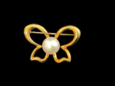 18K Gold Mikimoto Pearl Brooch Pin