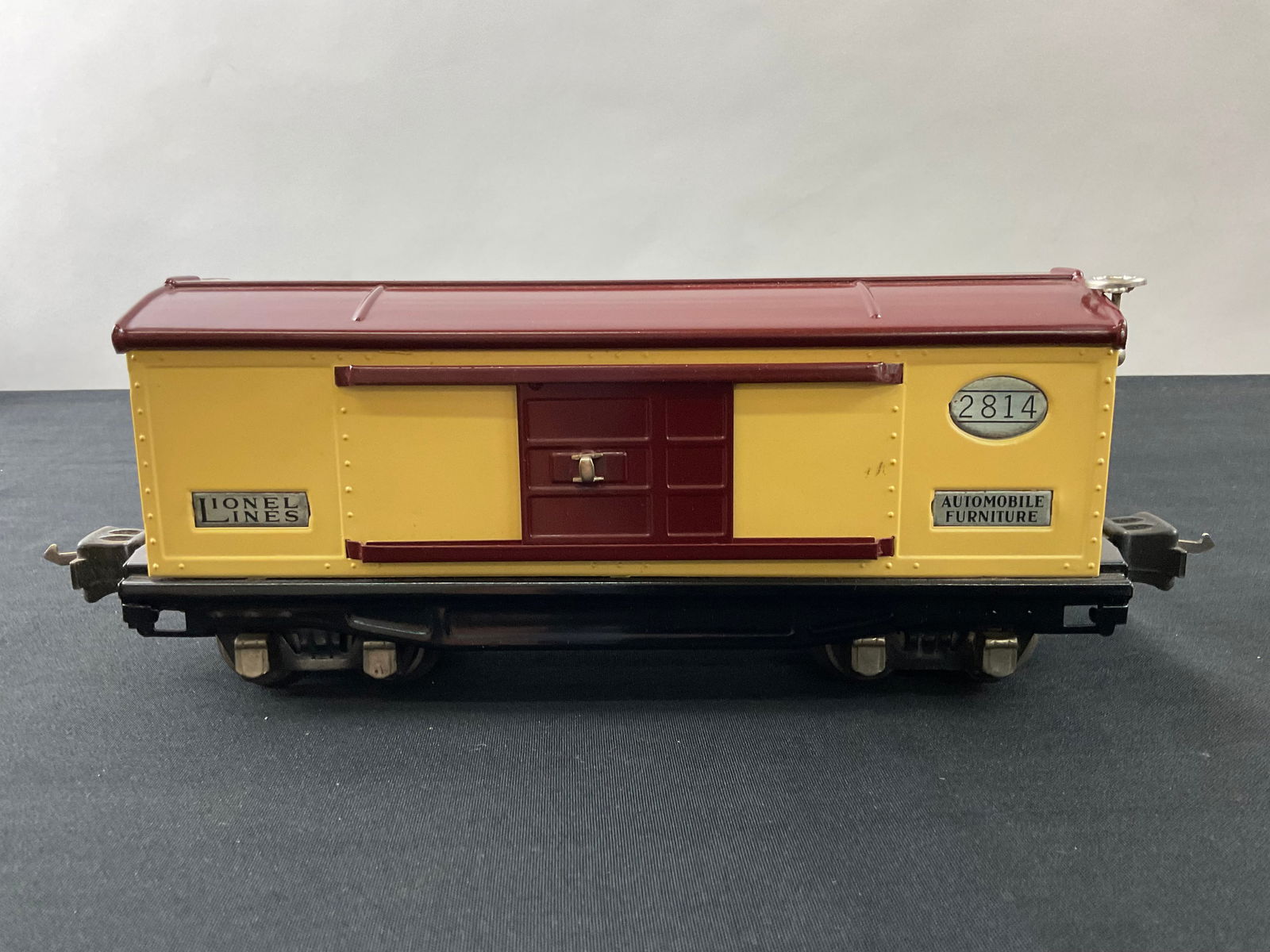 Lionel Prewar O Gauge 2814 Boxcar Lionel Lines Automobile Furniture (1 of 6)