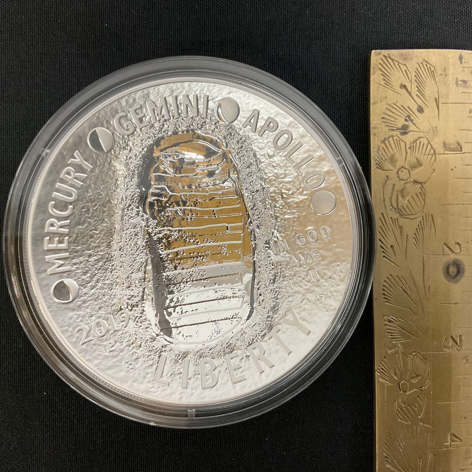 2019 P Apollo 11 50th Anniversary Five-Ounce .999 Proof Silver Dollar with COA (1 of 11)