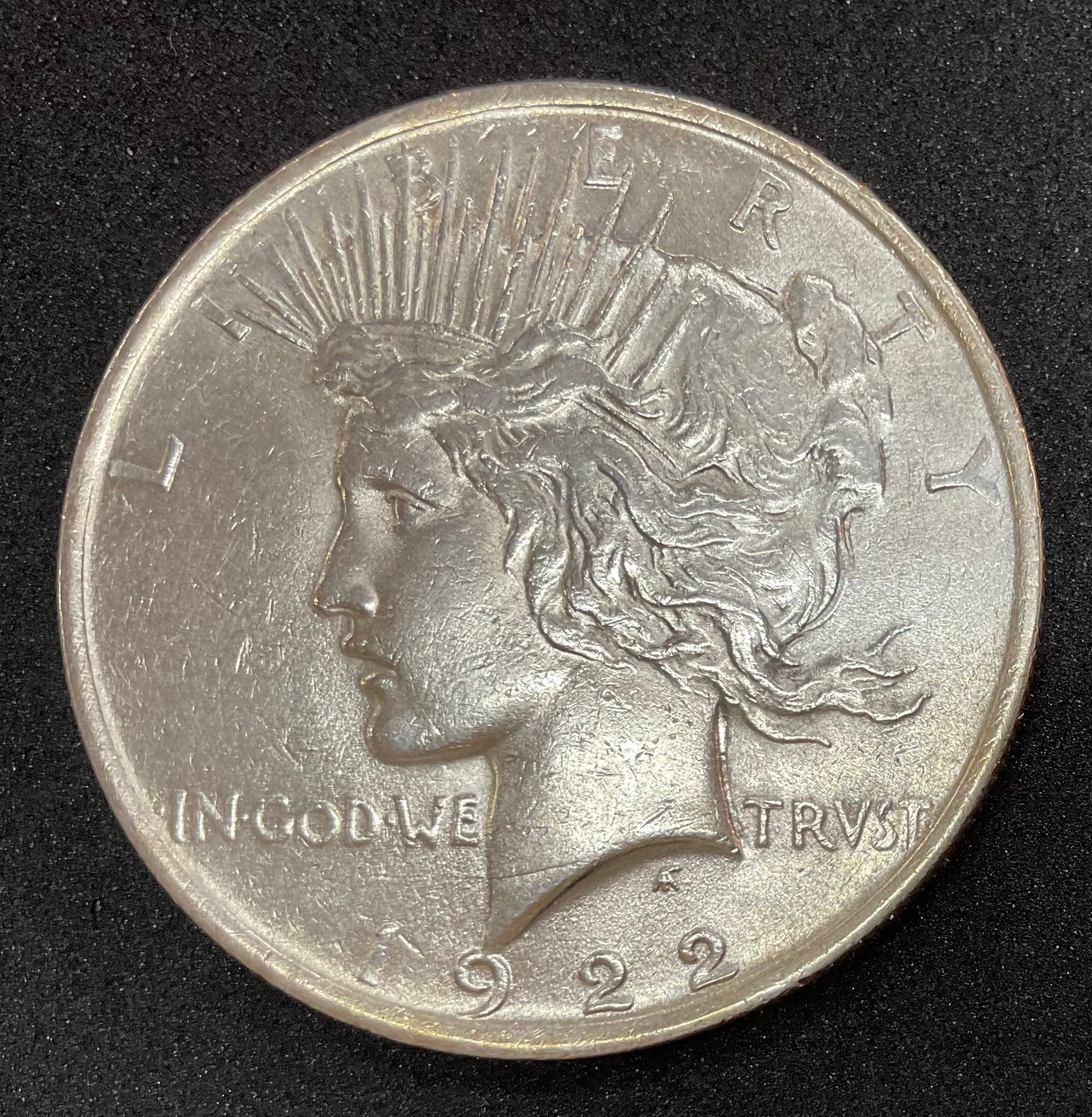 1922 Peace Silver Dollar: 1922 Peace Silver Dollar, Condition, see photographs.