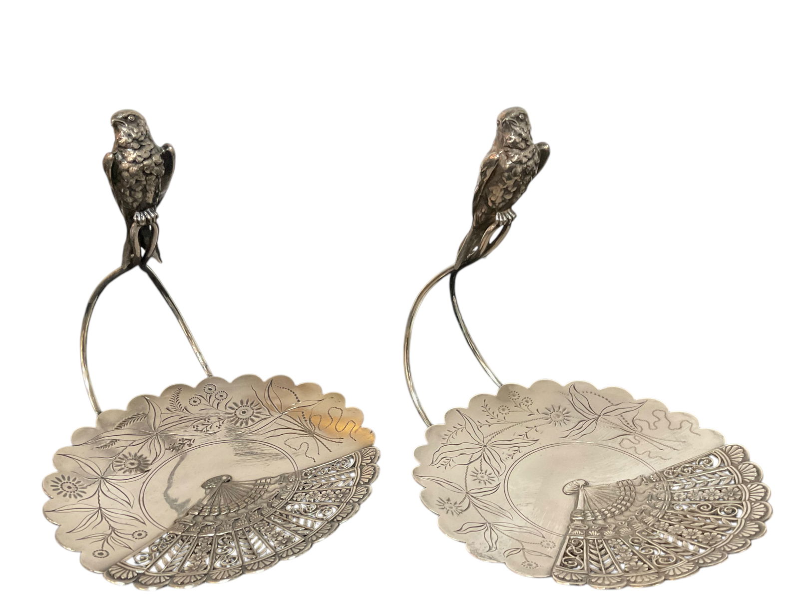 Pair of Pairpoint Company Silver Plate Serving Dishes (1 of 7)