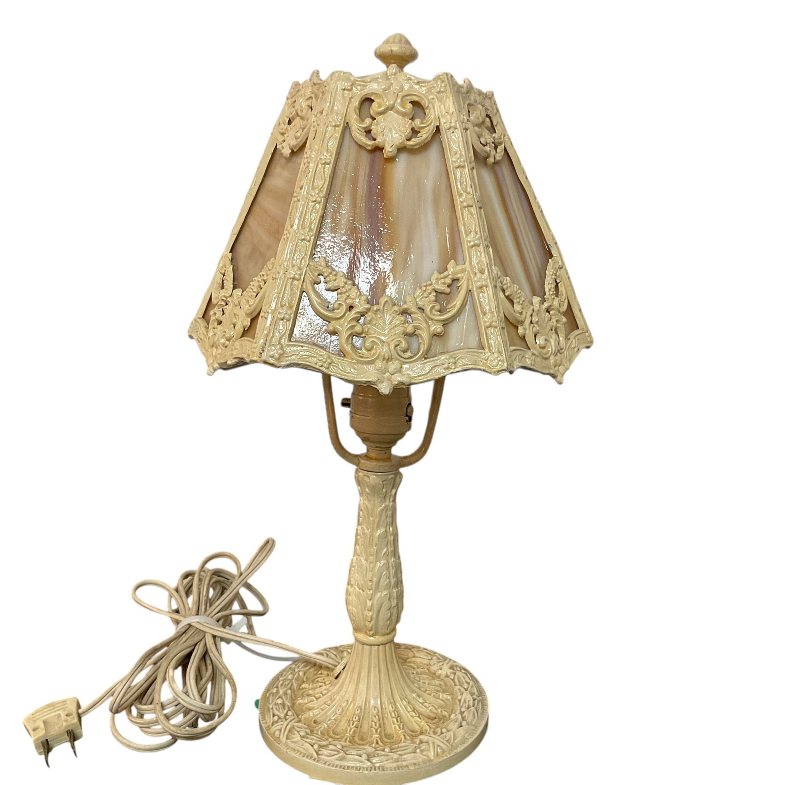 Small 6 Panel Slag Glass Ivory Table Lamp: Small 6 Panel Slag Glass Ivory Table Lamp, 14 1/2" tall, 9" diameter, In working order, Condition, see photographs.