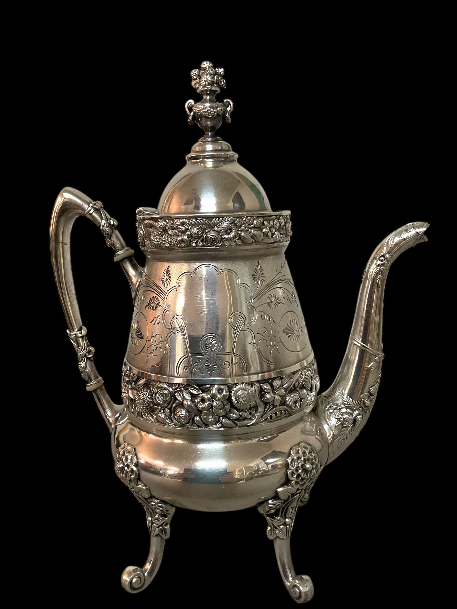 Reed and Barton Silver Plate Coffee/Teapot (1 of 9)
