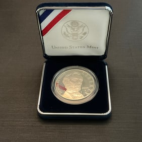 2009 Abraham Lincoln Commemorative Proof Silver Dollar