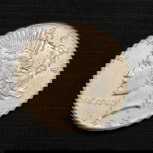 1928 Peace Silver Dollar: 1928&nbsp;Peace Silver Dollar, Composition 90% Silver, net weight 0.77344 ozt pure silver, in protective plastic coin holder,&nbsp; Condition,&nbsp;see photographs.