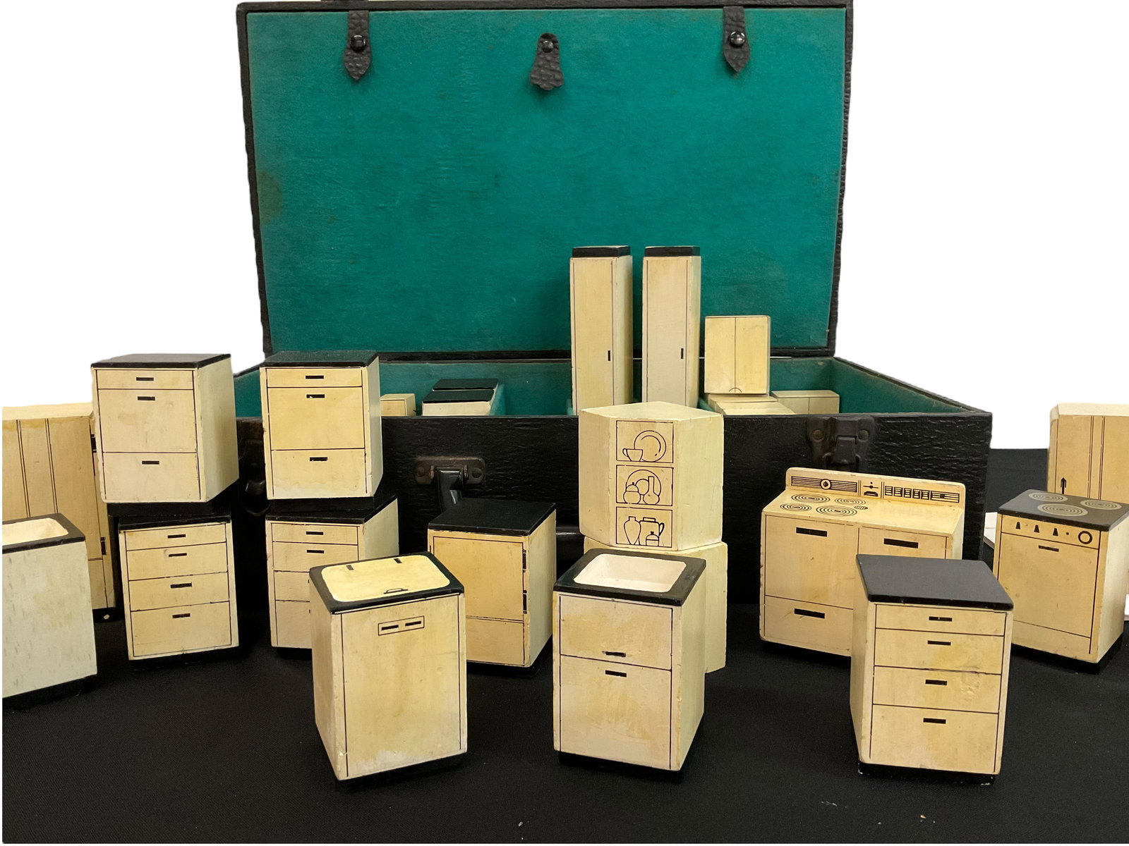 Vintage Miniature Kitchen Cabinet and Appliance Salesman Samples Kit (1 of 6)