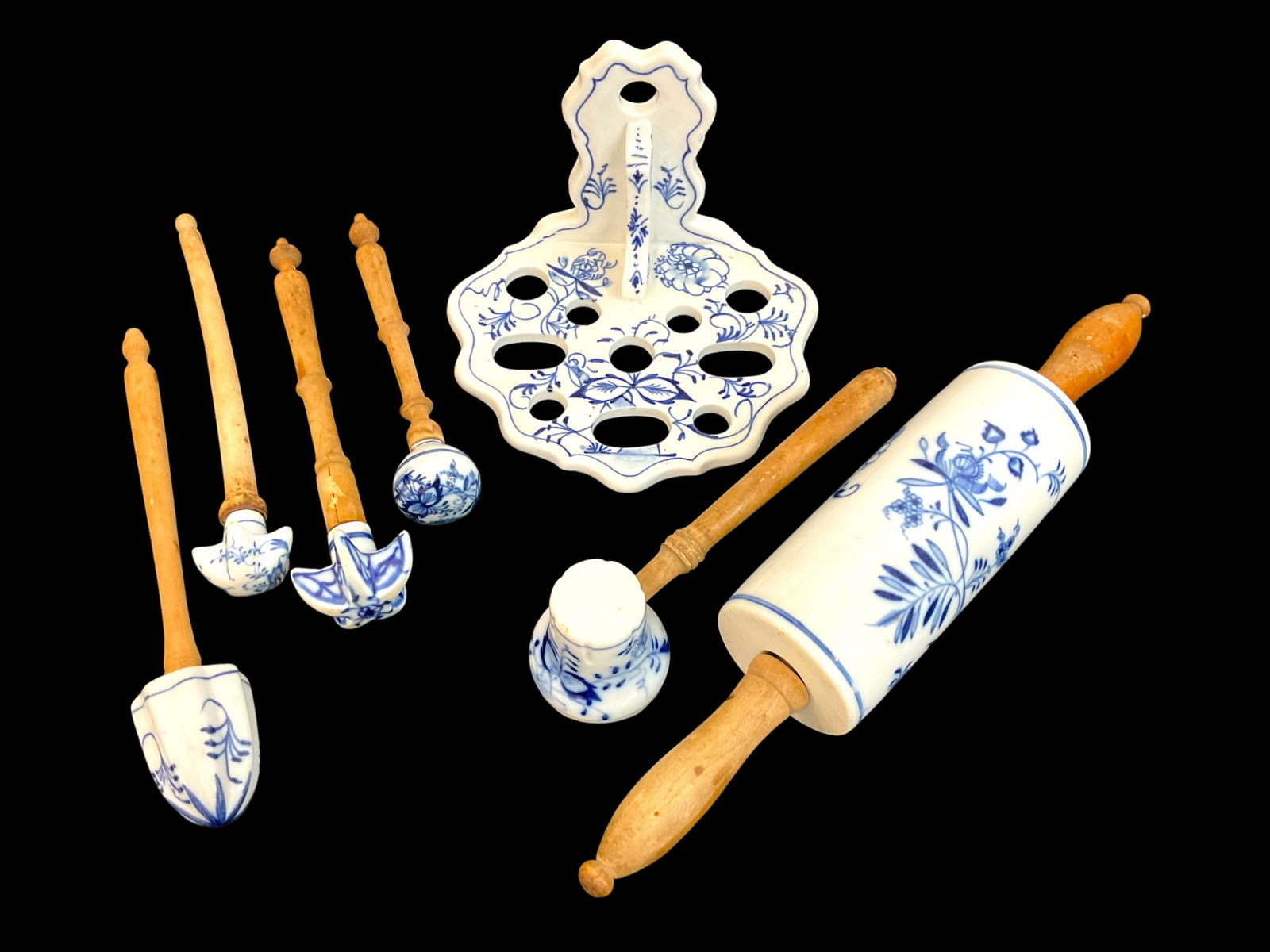 Antique German Meissen "Blue Onion" Porcelain Kitchen Utensil Set (1 of 7)