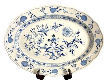 Antique German Meissen Blue Onion Porcelain Oval Serving Platter.: Antique German Meissen Blue Onion Porcelain Oval Serving Platter. Measures: 14” H x 19” W x 2” D Weight: 5.4 lbs Condition: Very Good,See Photographs. 