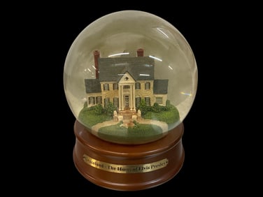 Graceland - The Home of Elvis Presley Snow Globe