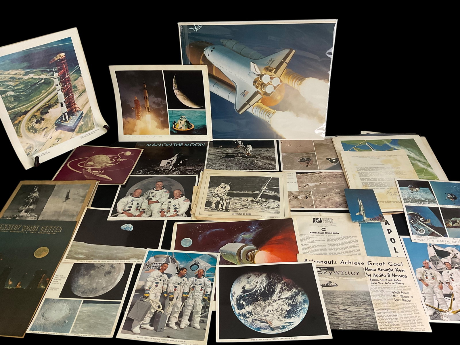 Lot of NASA Historical Spacecraft Drawings and Photographs: Lot of NASA Historical Spacecraft Drawings and Photographs, Condition, see photographs.