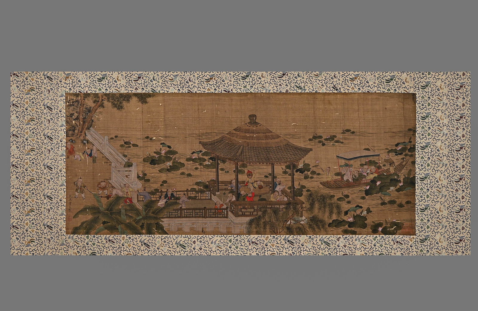 Qiu Ying, (picture of palace baby play) silk song brocade damask mounted lens: W42cm, L:100cm